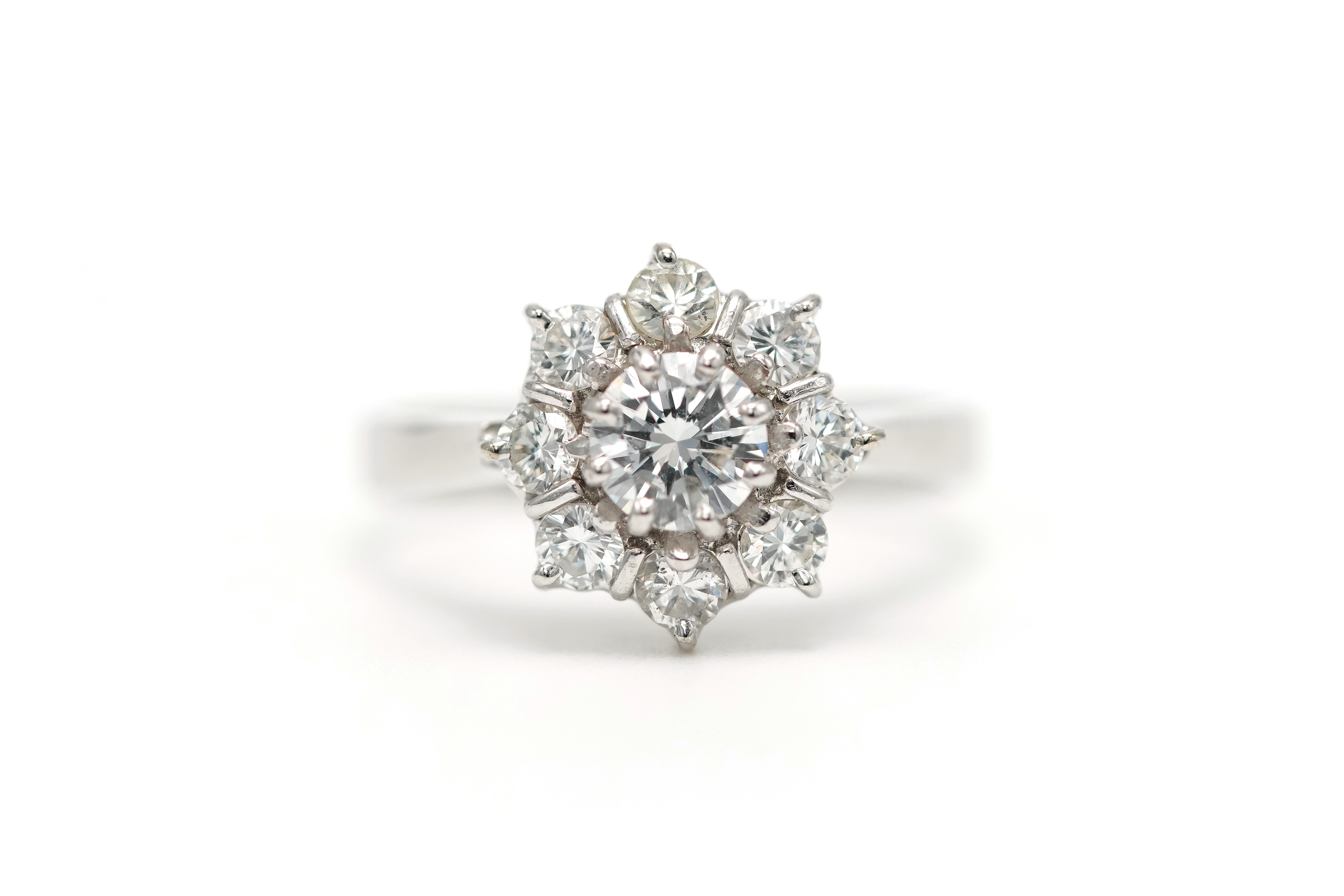 Bague contemporaine en or blanc 18 carats sertie de diamants "taille" brillant (+-0.88ct) - 1