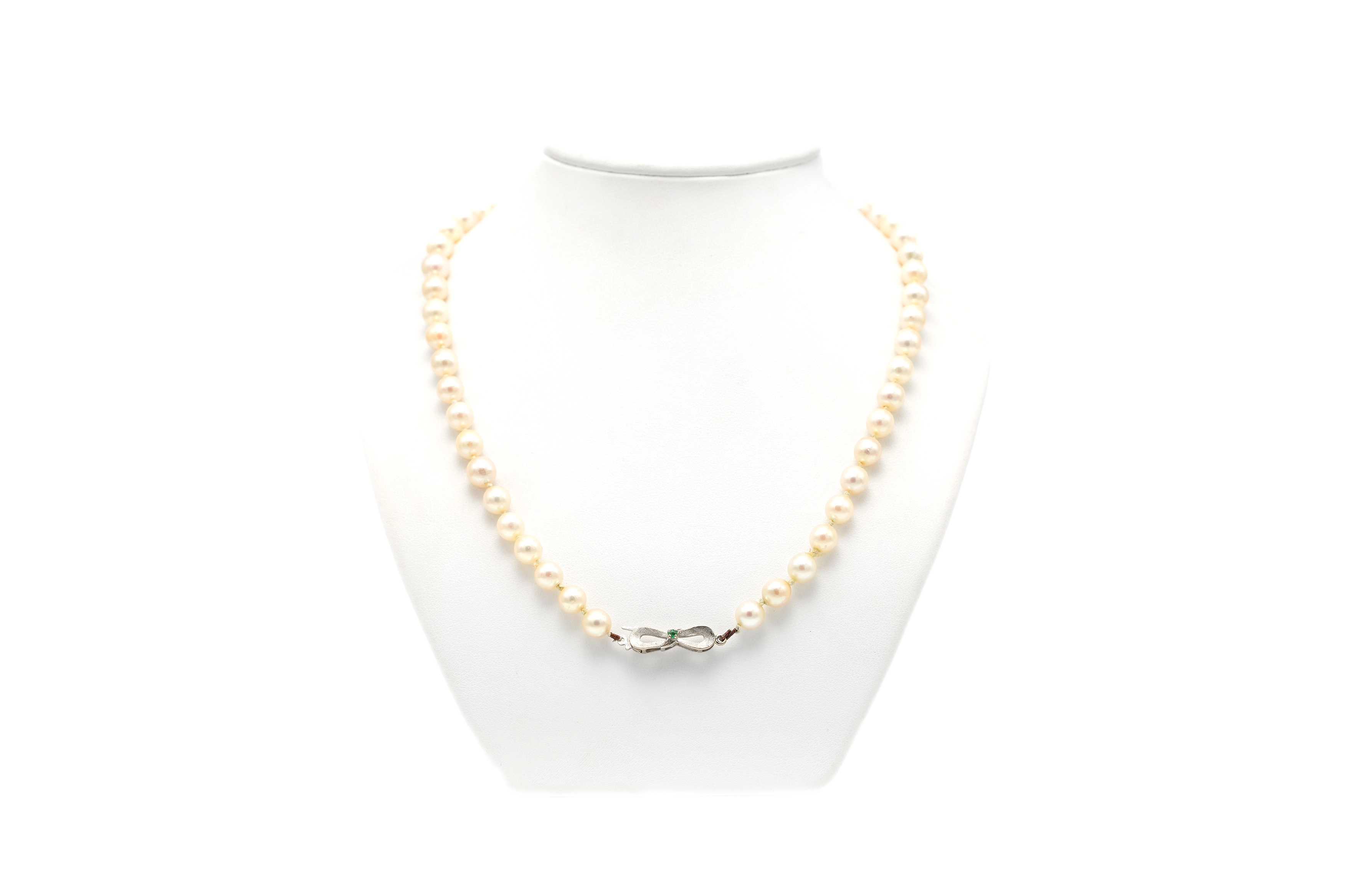 Collier Années 70 en or blanc 18 carats, émeraude et perles - 5