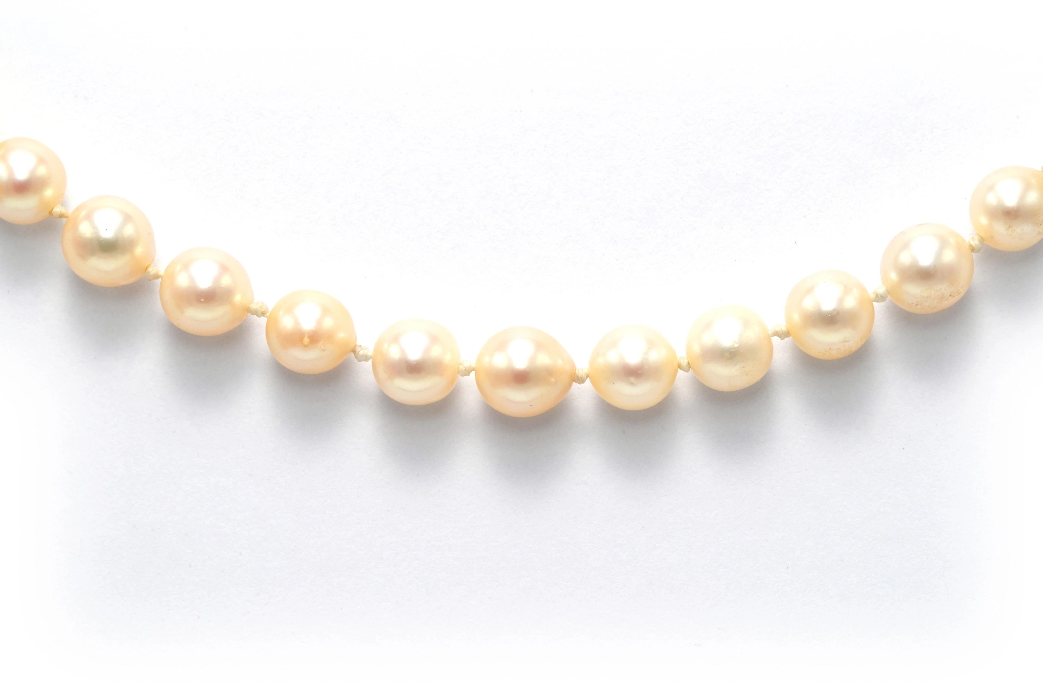 Collier Années 70 en or blanc 18 carats, émeraude et perles - 6