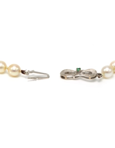 Collier Années 70 en or blanc 18 carats, émeraude et perles - 9