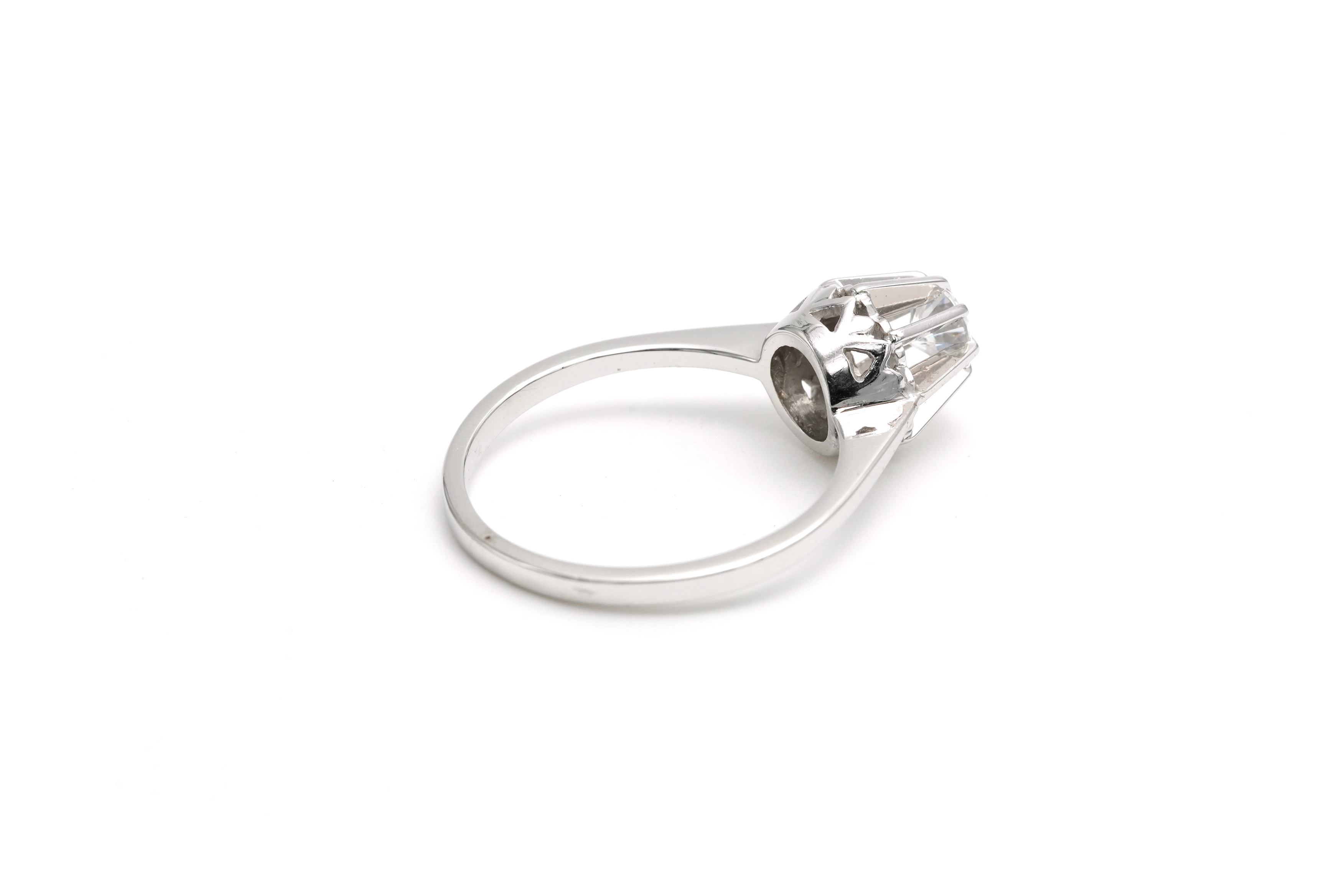 Bague contemporaine en or blanc 18 carats sertie d'un zirconium - - 5