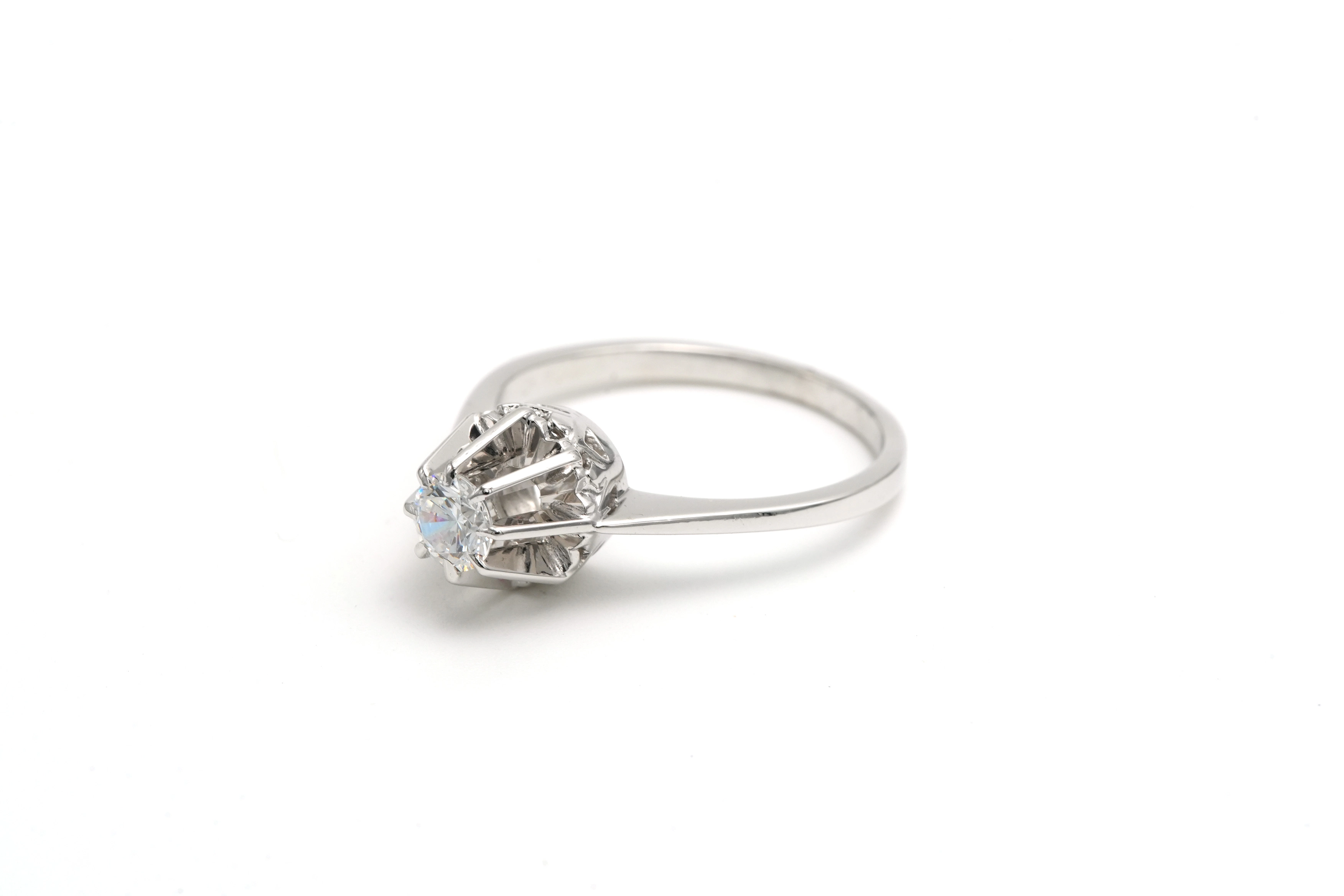 Bague contemporaine en or blanc 18 carats sertie d'un zirconium - - 2