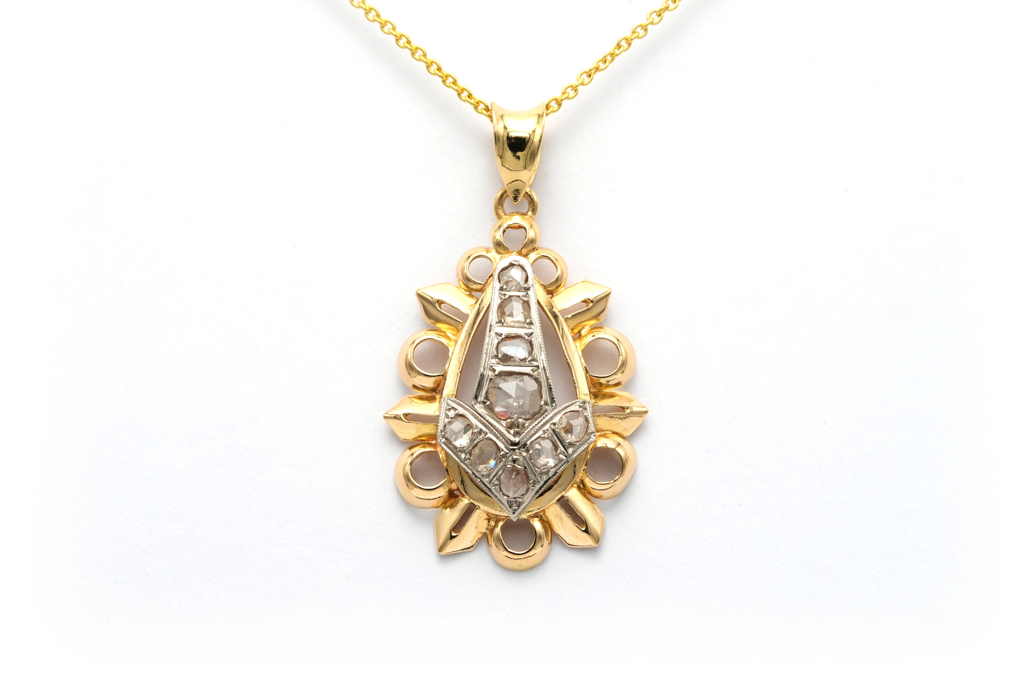 Pendentif Art Déco en or jaune et blanc 18 carats serti de diamants "taille" rose - - 1