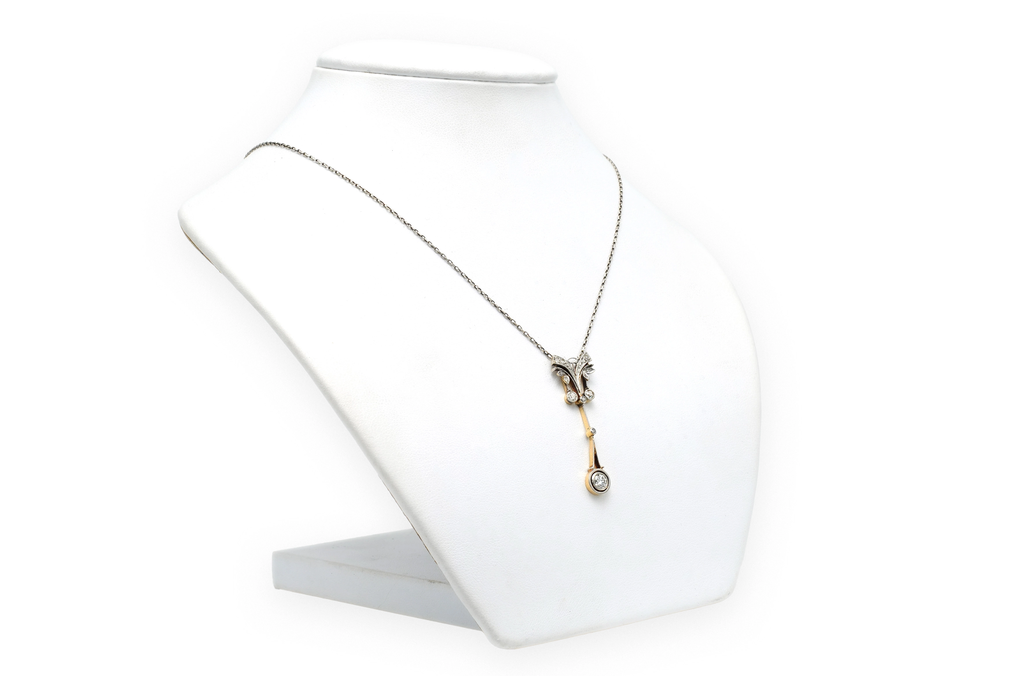 Collier Art Déco en or jaune 18 carats et argent 925 serti de diamants "taille" old cut et "taille" rose - 5