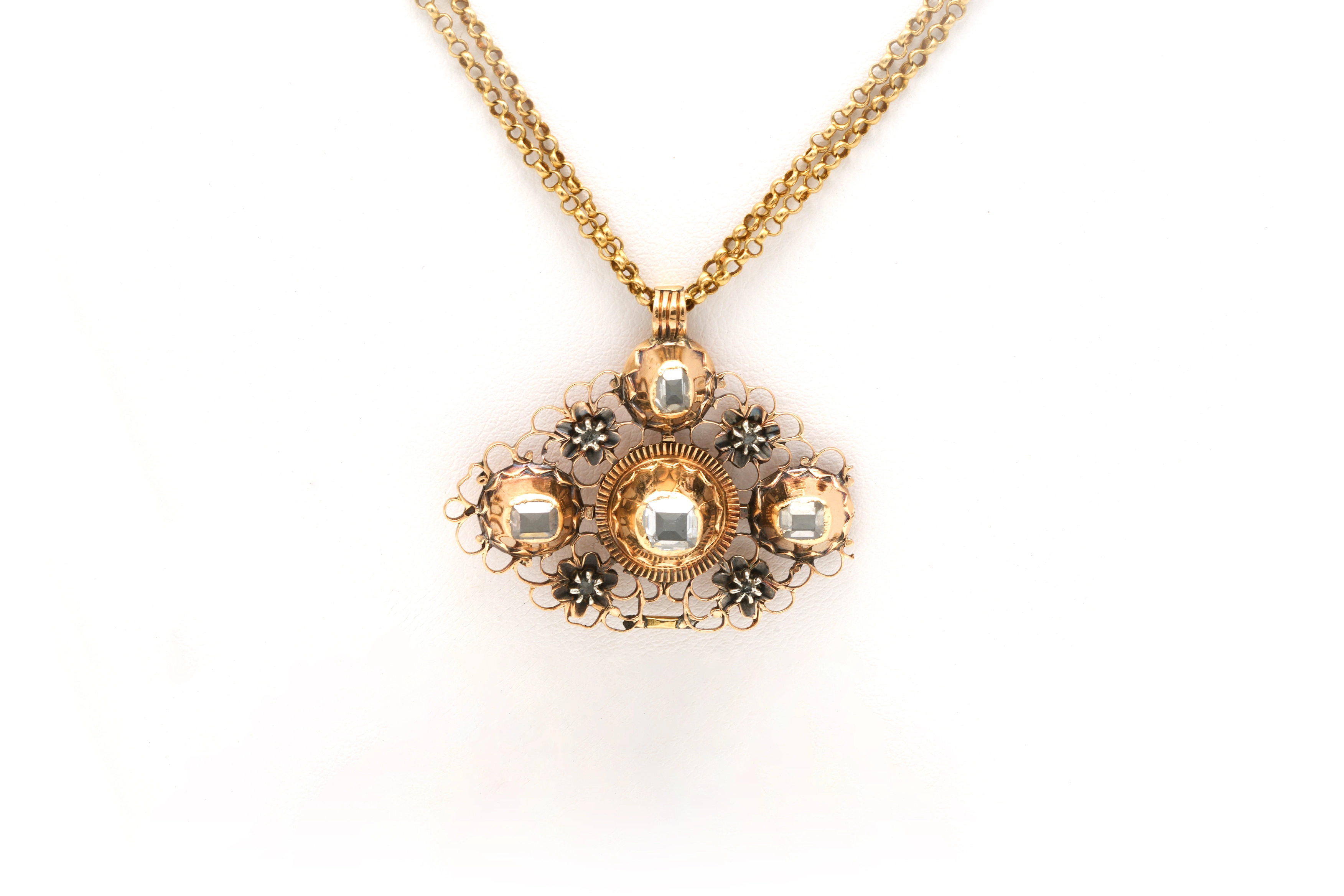 Collier Napoléon III en or jaune 18 carats et diamants "taille" rose - - 1