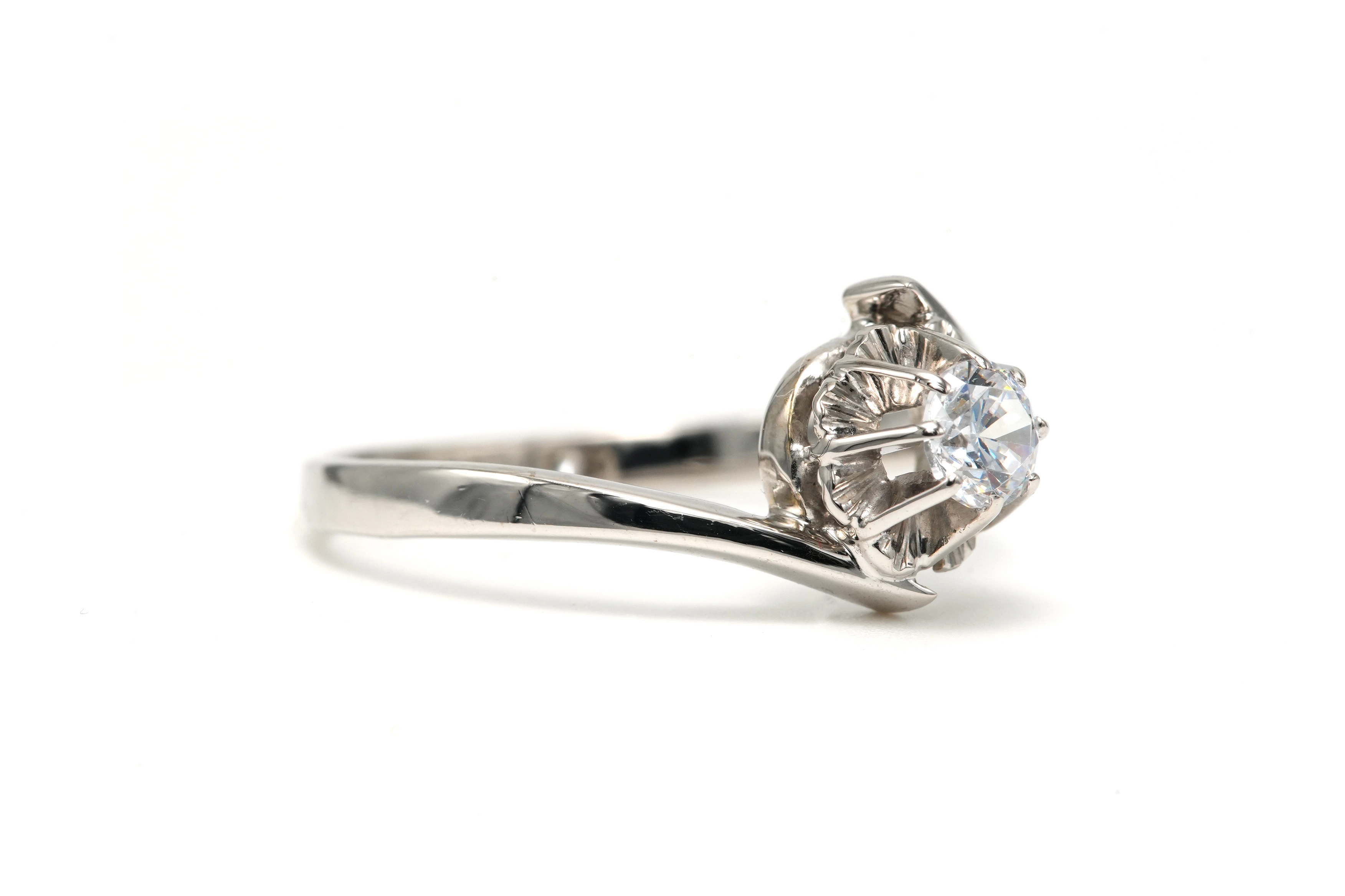 Bague Art Déco en or blanc 18 carats sertie d'un diamant "taille" brillant (+-0.23ct) - 6