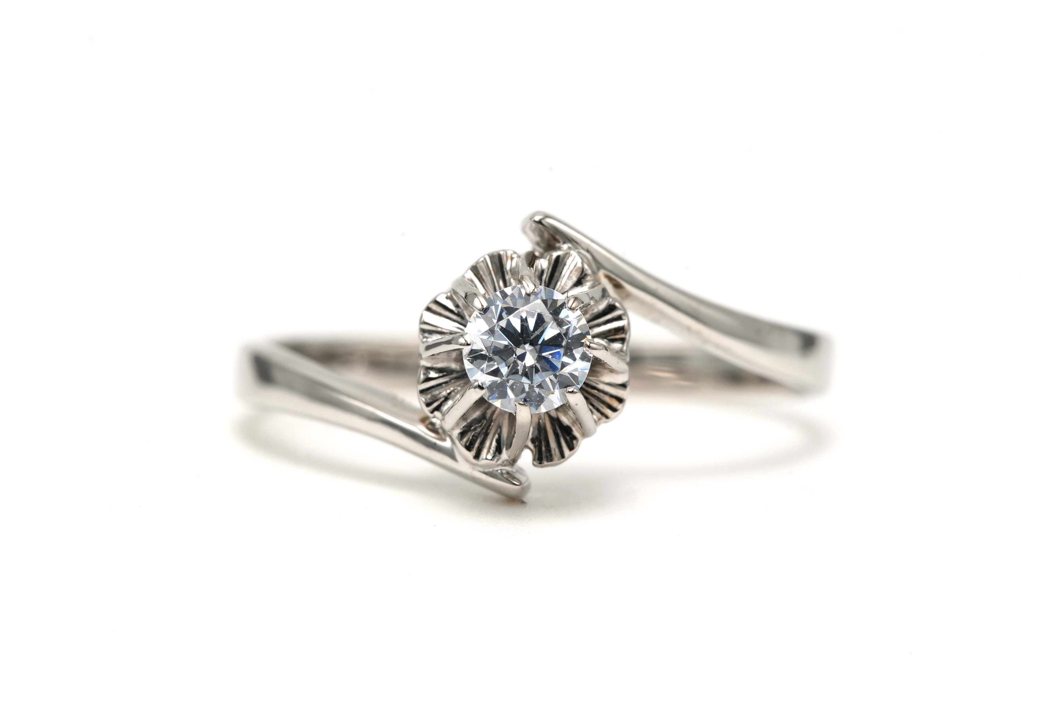 Bague Art Déco en or blanc 18 carats sertie d'un diamant "taille" brillant (+-0.23ct) - 1