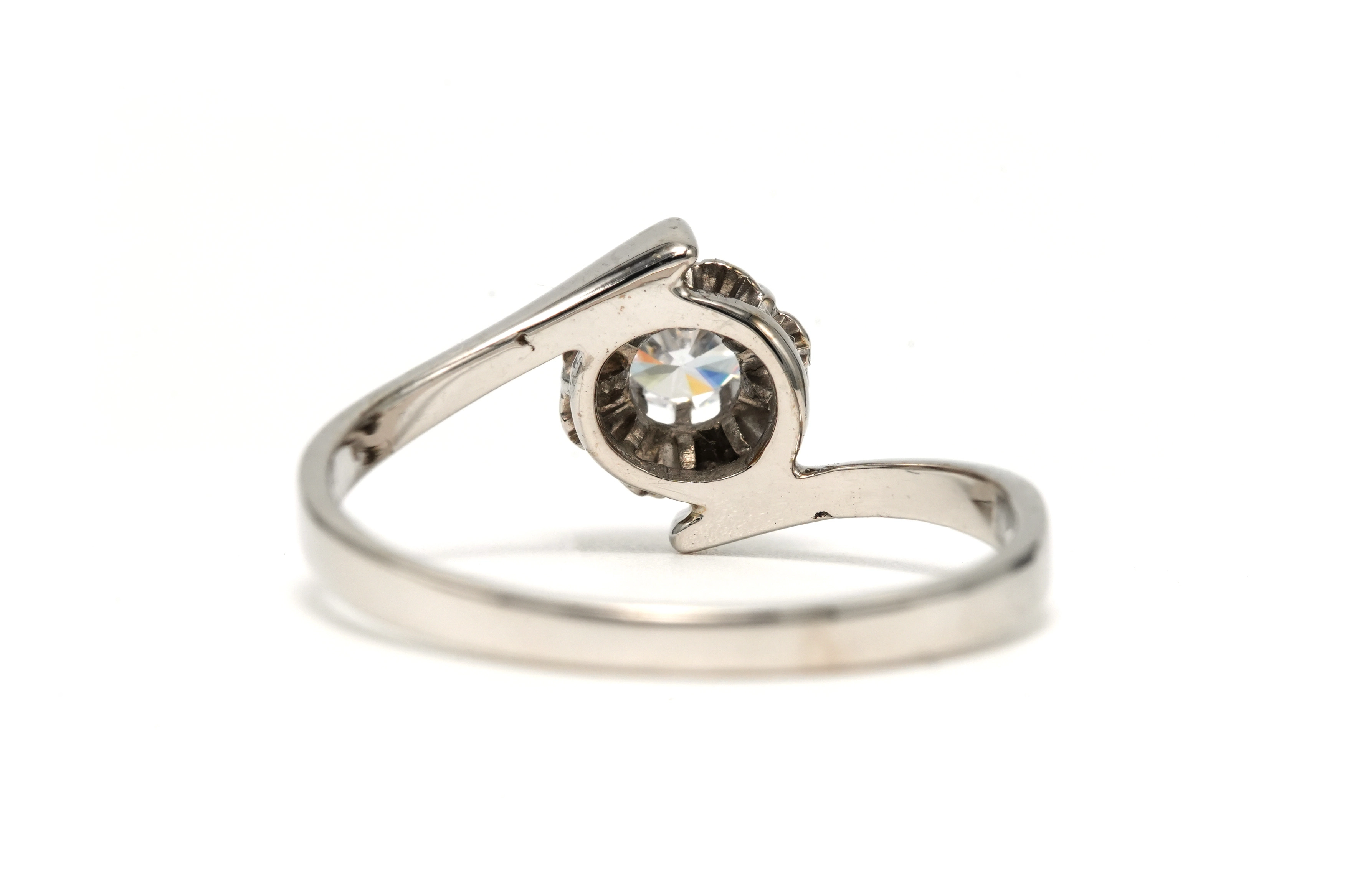 Bague Art Déco en or blanc 18 carats sertie d'un diamant "taille" brillant (+-0.23ct) - 4