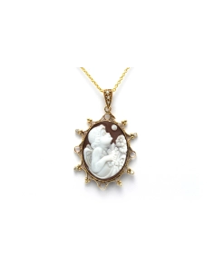 Pendentif Art Déco en or jaune 18 carats serti de perles, d'un camée coquillage et de diamants "taille" brillant (+-0.028ct) - 1