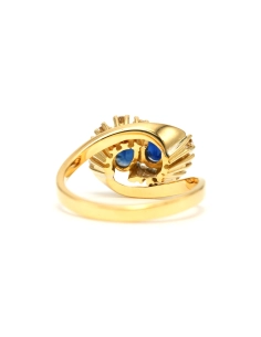 Bague contemporaine en or jaune 18 carats sertie de saphirs et de diamants "taille" brillant (+-0.25ct) - 4