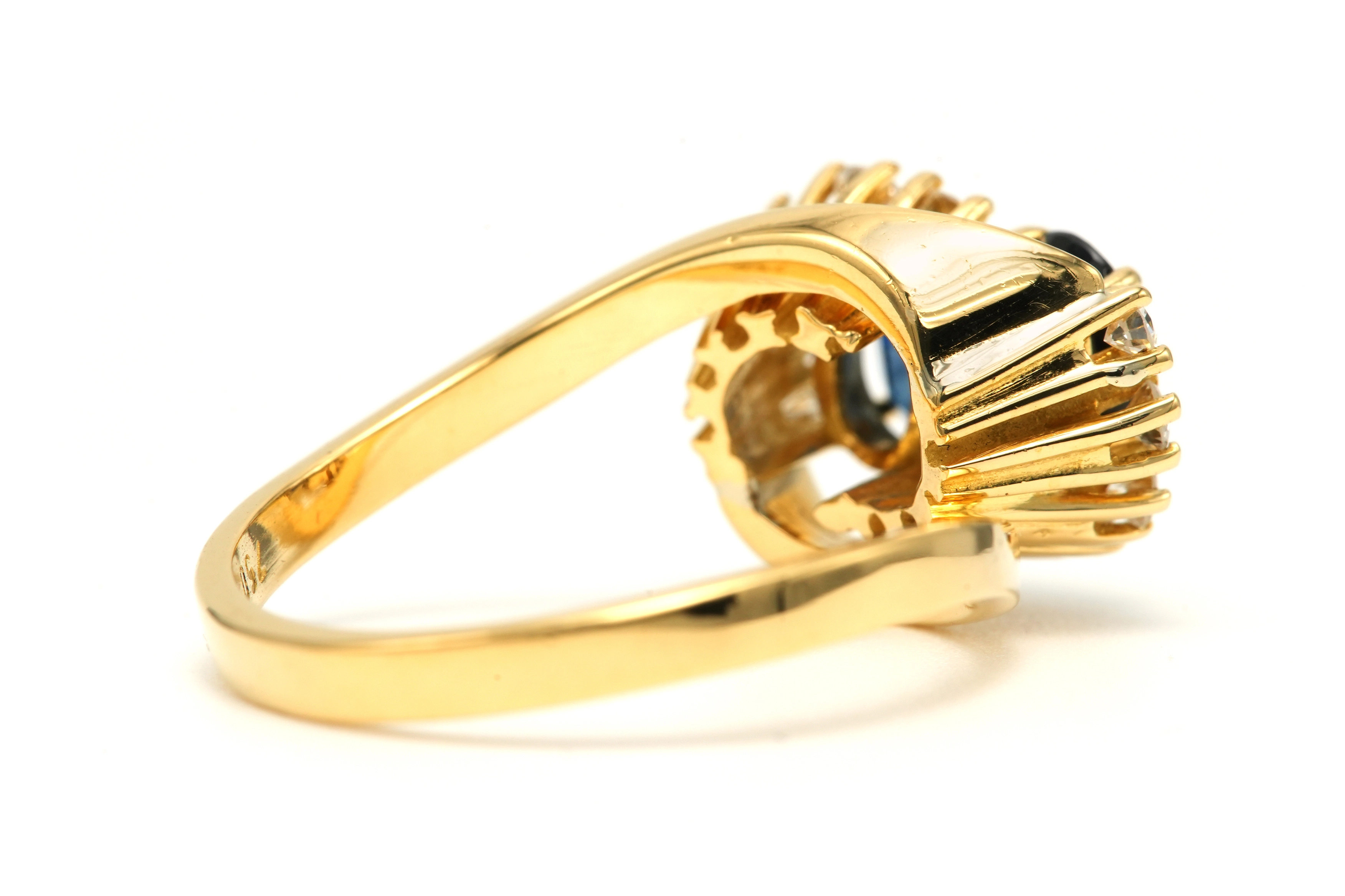 Bague contemporaine en or jaune 18 carats sertie de saphirs et de diamants "taille" brillant (+-0.25ct) - 5