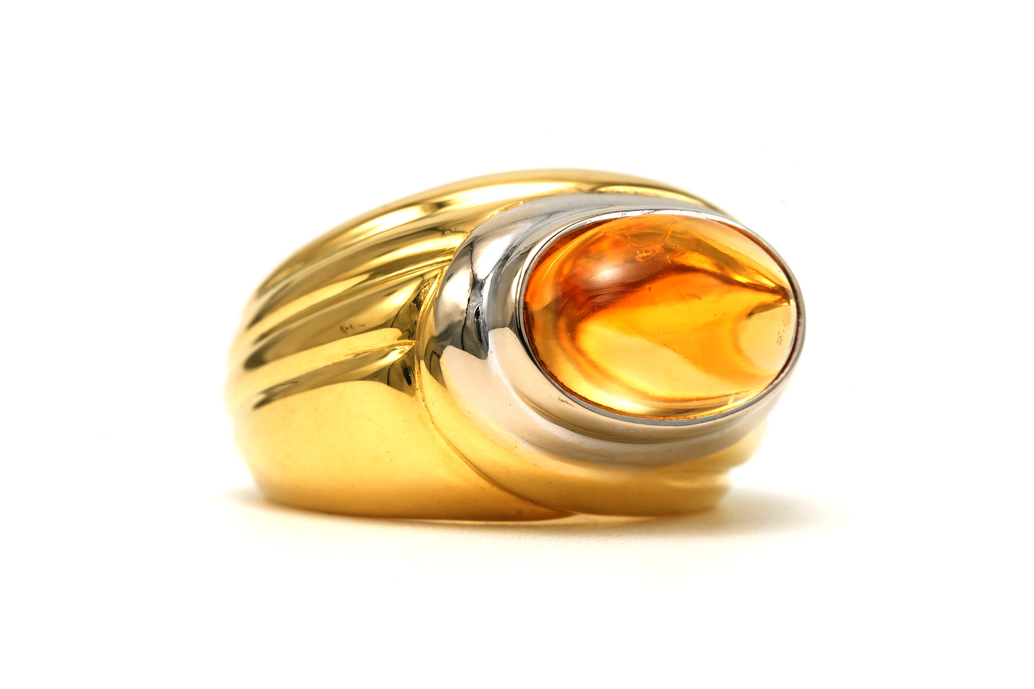 Bague Contemporaine en or jaune et blanc 18 carats sertie d'une citrine - 6