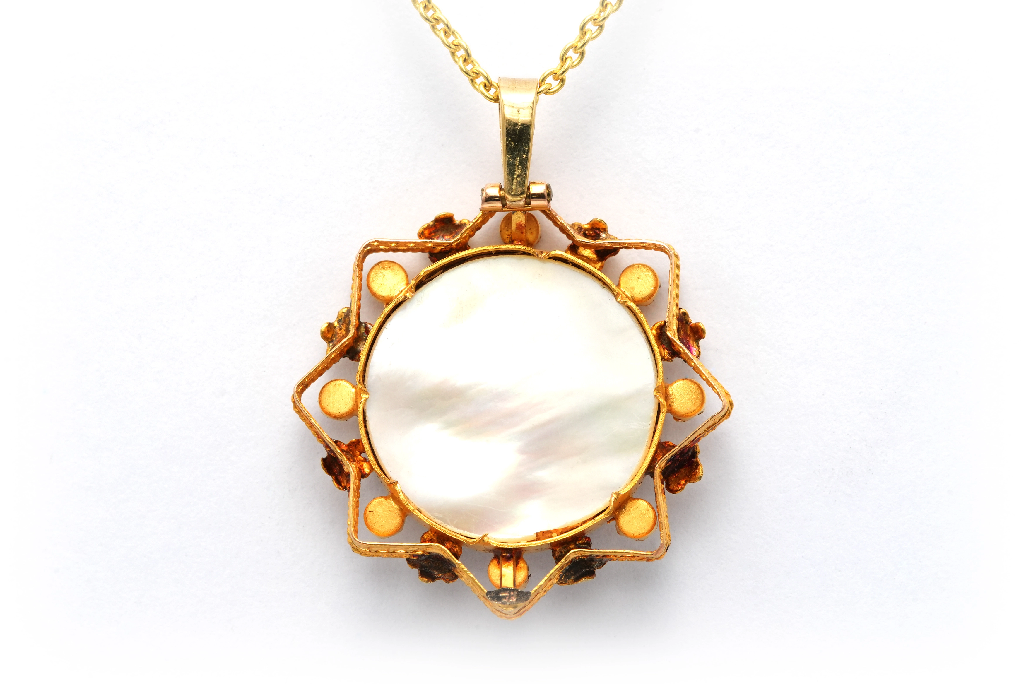 Pendentif Napoléon III en or jaune 18 carats serti de perles et d'une miniature sur nacre - - 4