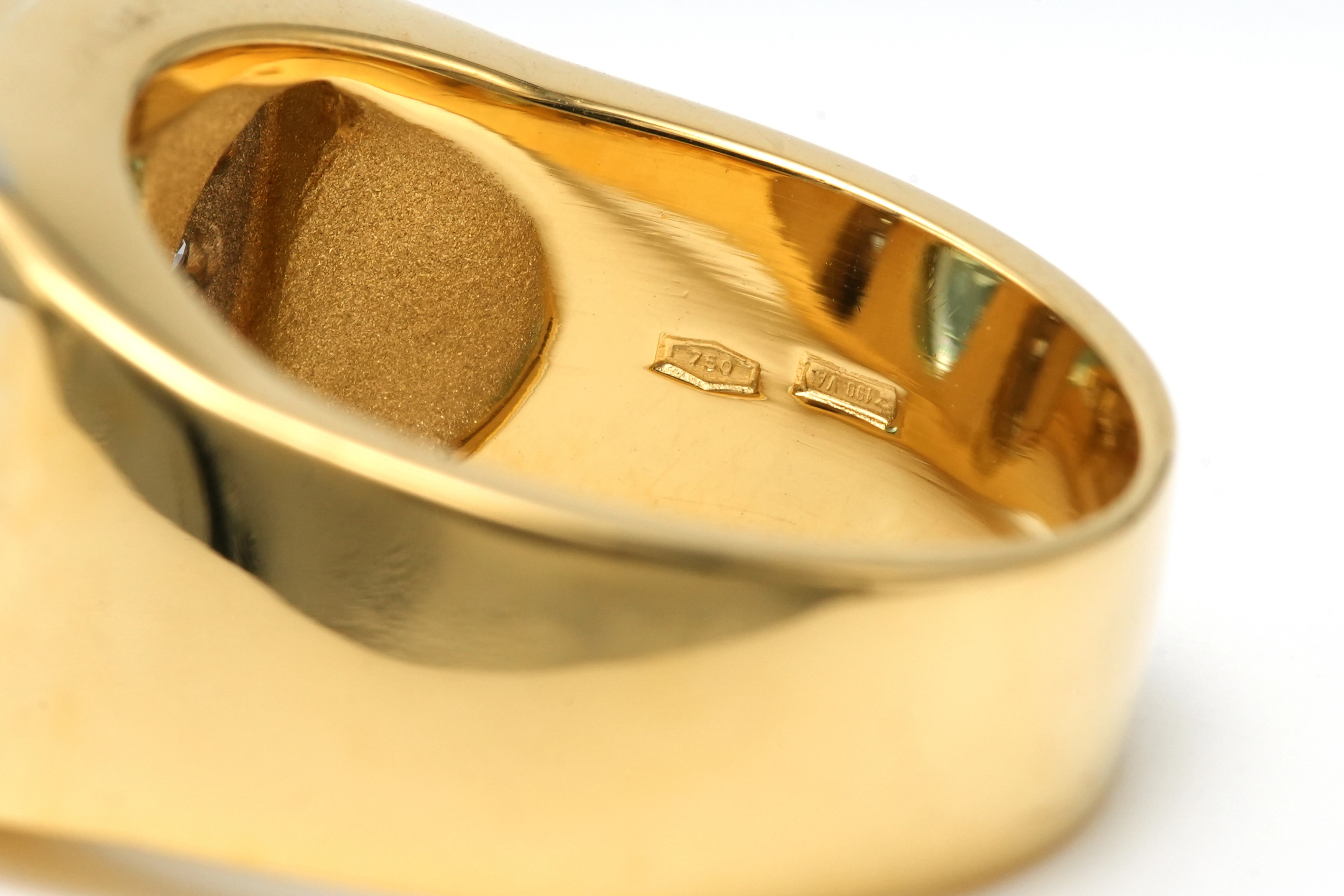 Bague "MANFREDI" contemporaine en or jaune 18 carats sertie d'une topaze et de diamants "taille" brillant (+-0.1ct) - 8