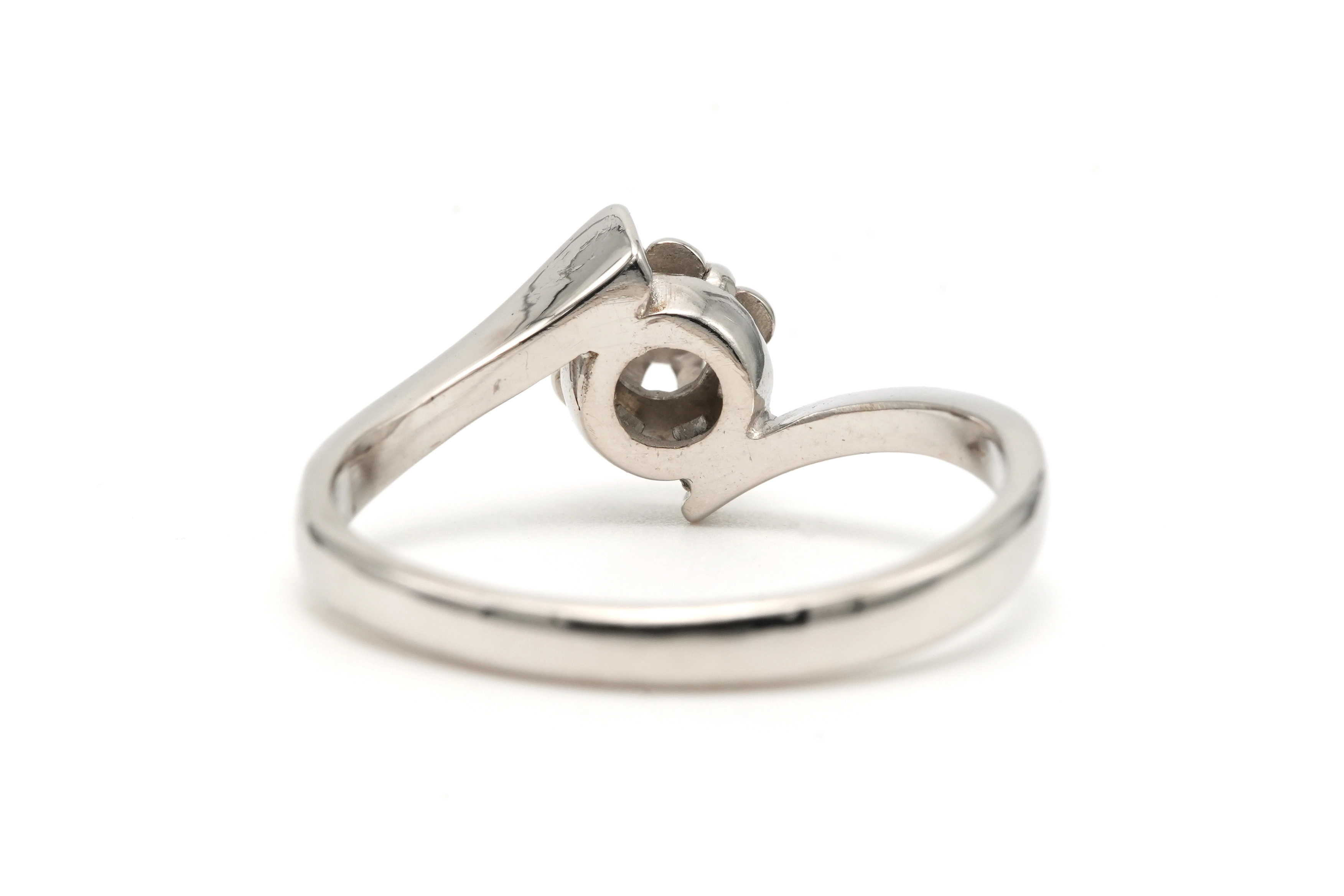 Bague Art Déco en or blanc 18 carats sertie d'un diamant "taille" brillant (+-0.02ct) - 4