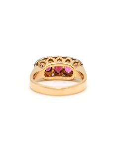 Bague Art Déco en or jaune 18 carats sertie de rubis et de diamants "taille" rose - 4