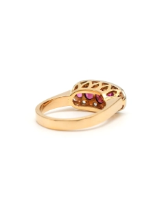 Bague Art Déco en or jaune 18 carats sertie de rubis et de diamants "taille" rose - 5
