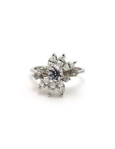 Bague contemporaine en or blanc 14 carats sertie de zirconiums - - 1