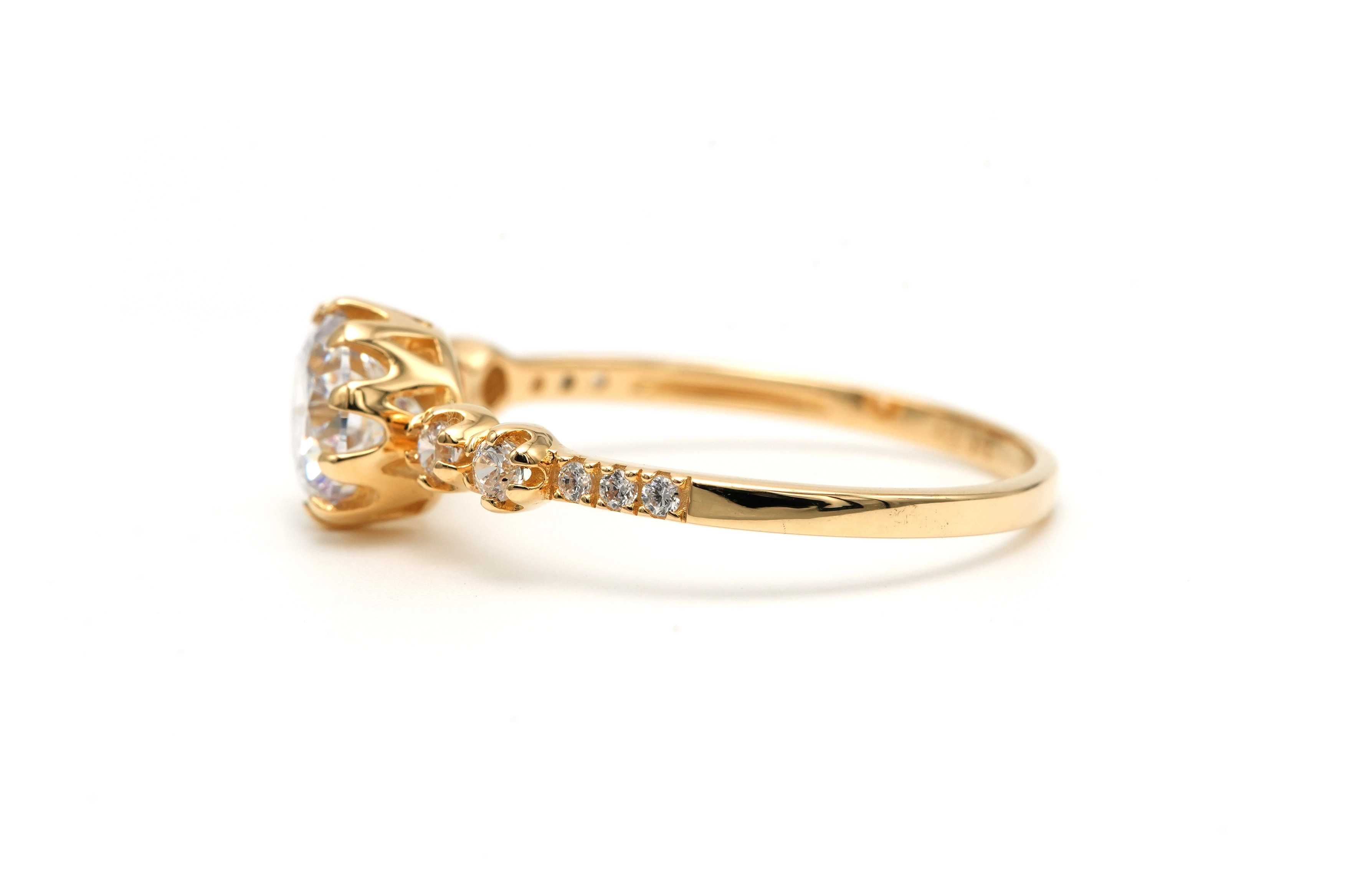 Bague contemporaine en or jaune 9 carats sertie de zirconiums - - 3