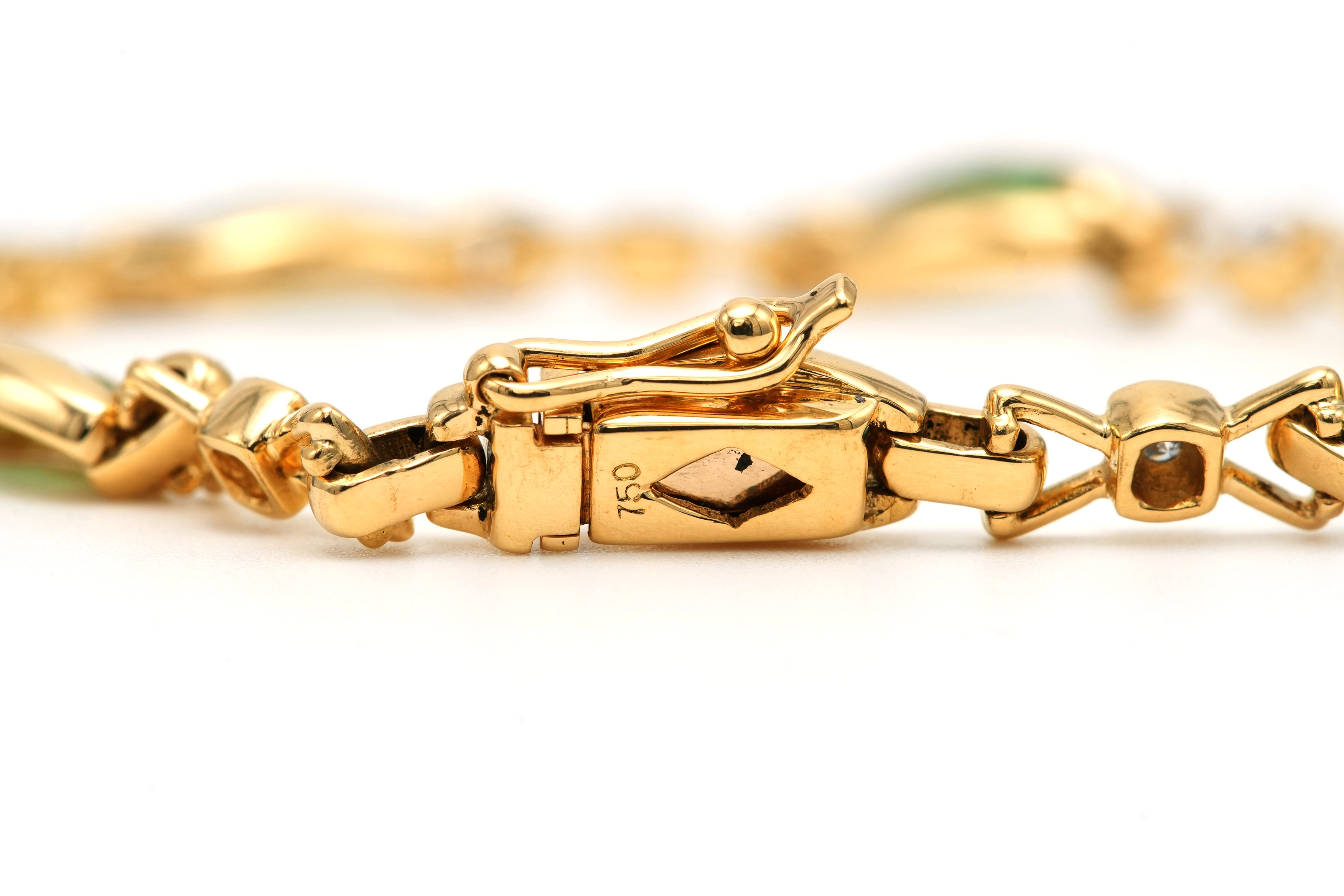 Bracelet contemporain en or jaune 18 carats serti d'émeraudes et de diamants "taille" brillant (+-0.112ct) - - 7