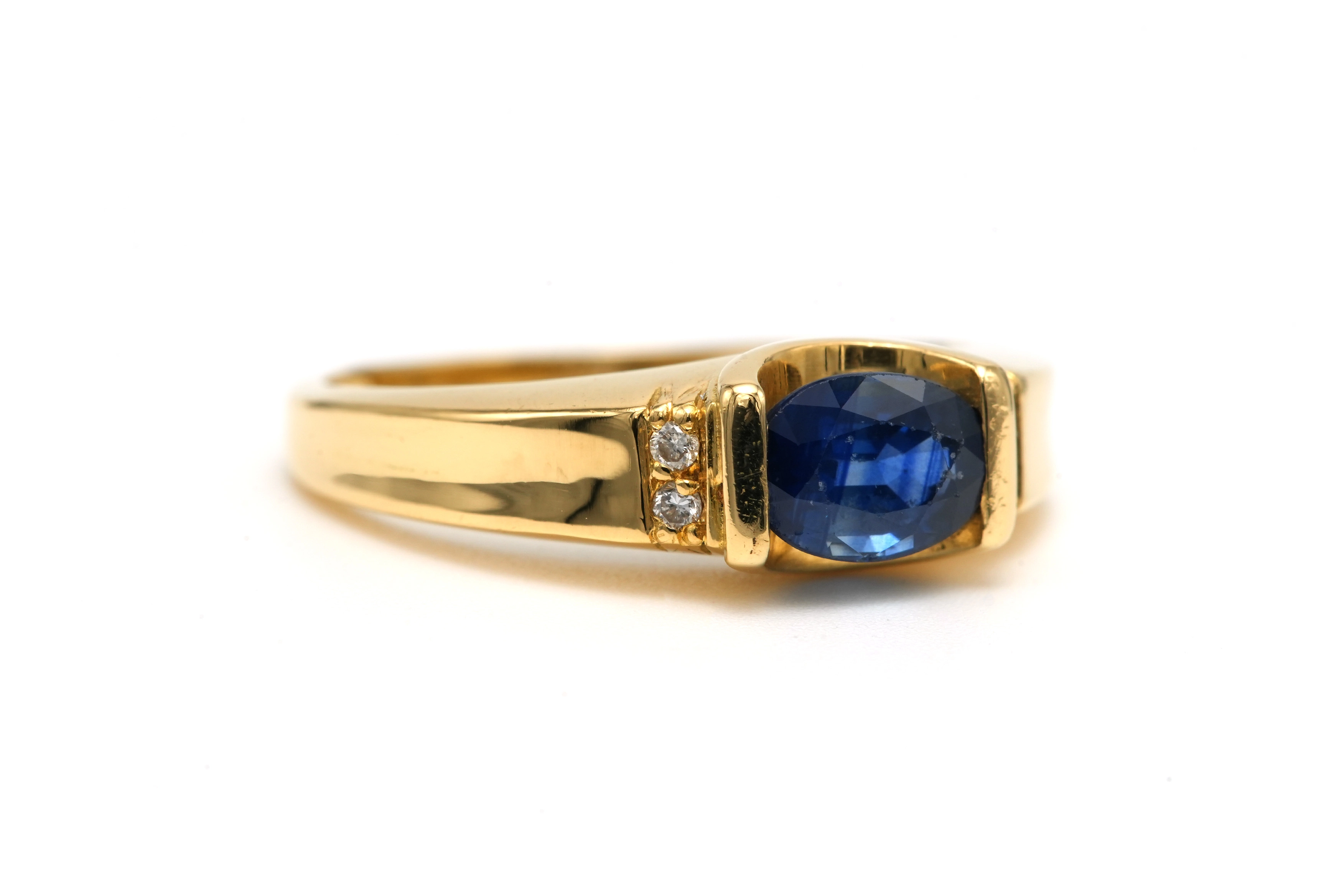 Bague contemporaine en or jaune 18 carats sertie d'un saphir et de diamants "taille" brillant (+-0.028ct) - - 6