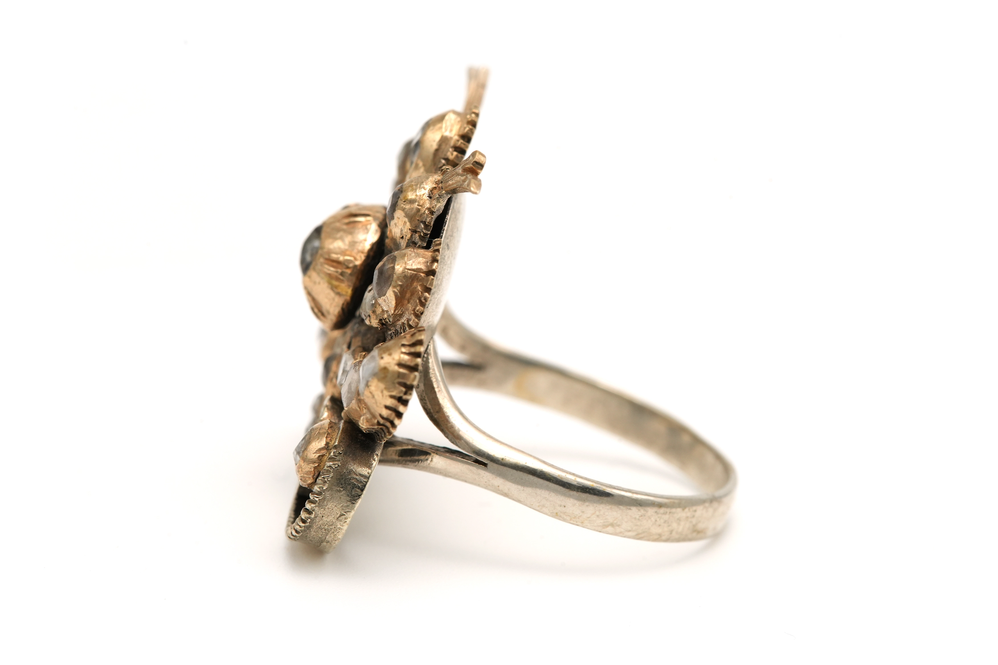 Bague Napoléon III en or jaune 18 carats et argent sertie de diamants "taille" rose - 3