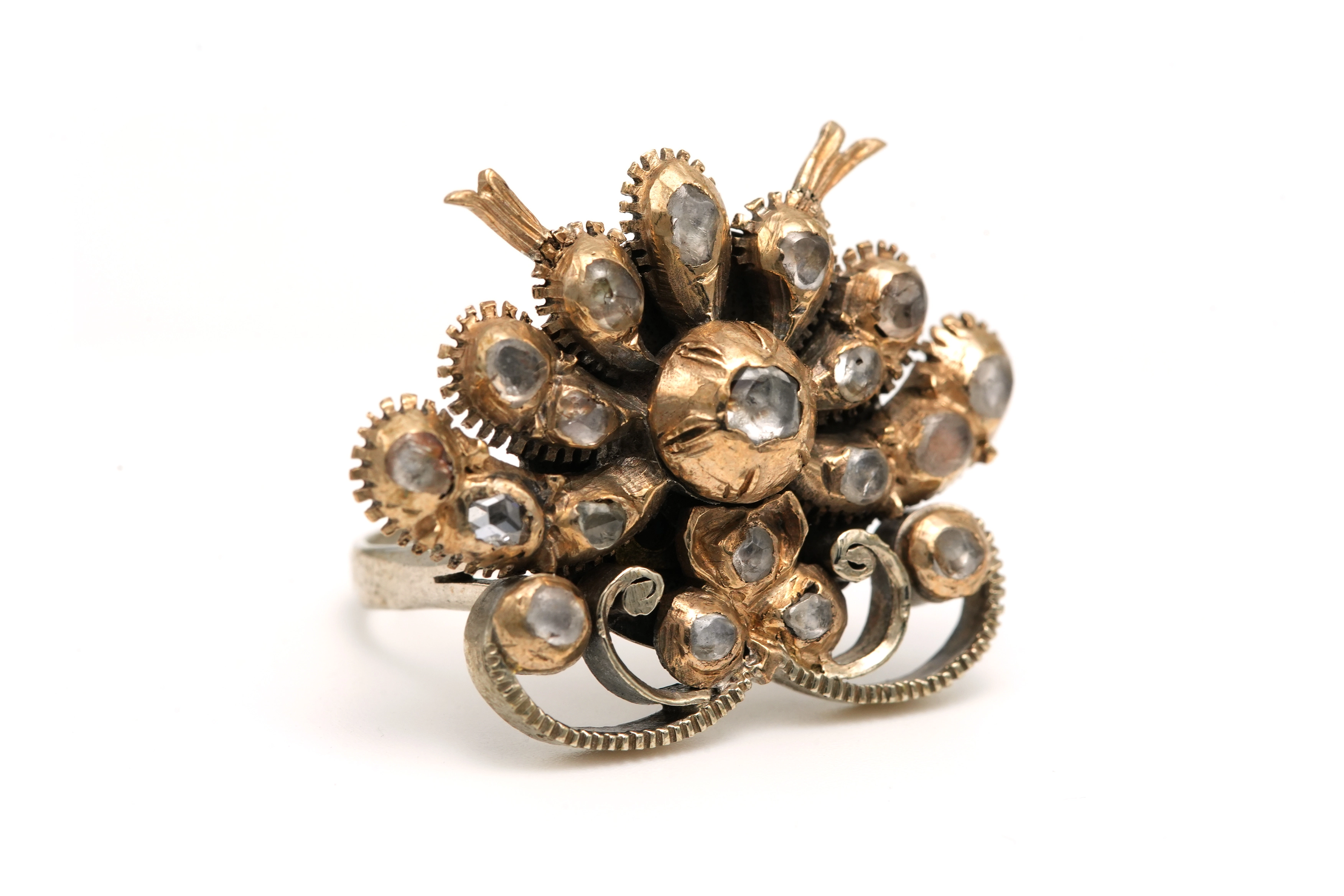 Bague Napoléon III en or jaune 18 carats et argent sertie de diamants "taille" rose - 6