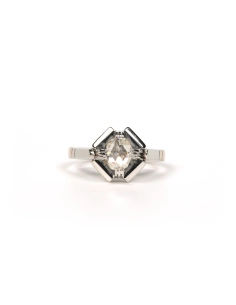 Bague Art Déco en or blanc 18 carats sertie d'un diamant "taille" rose - - 1