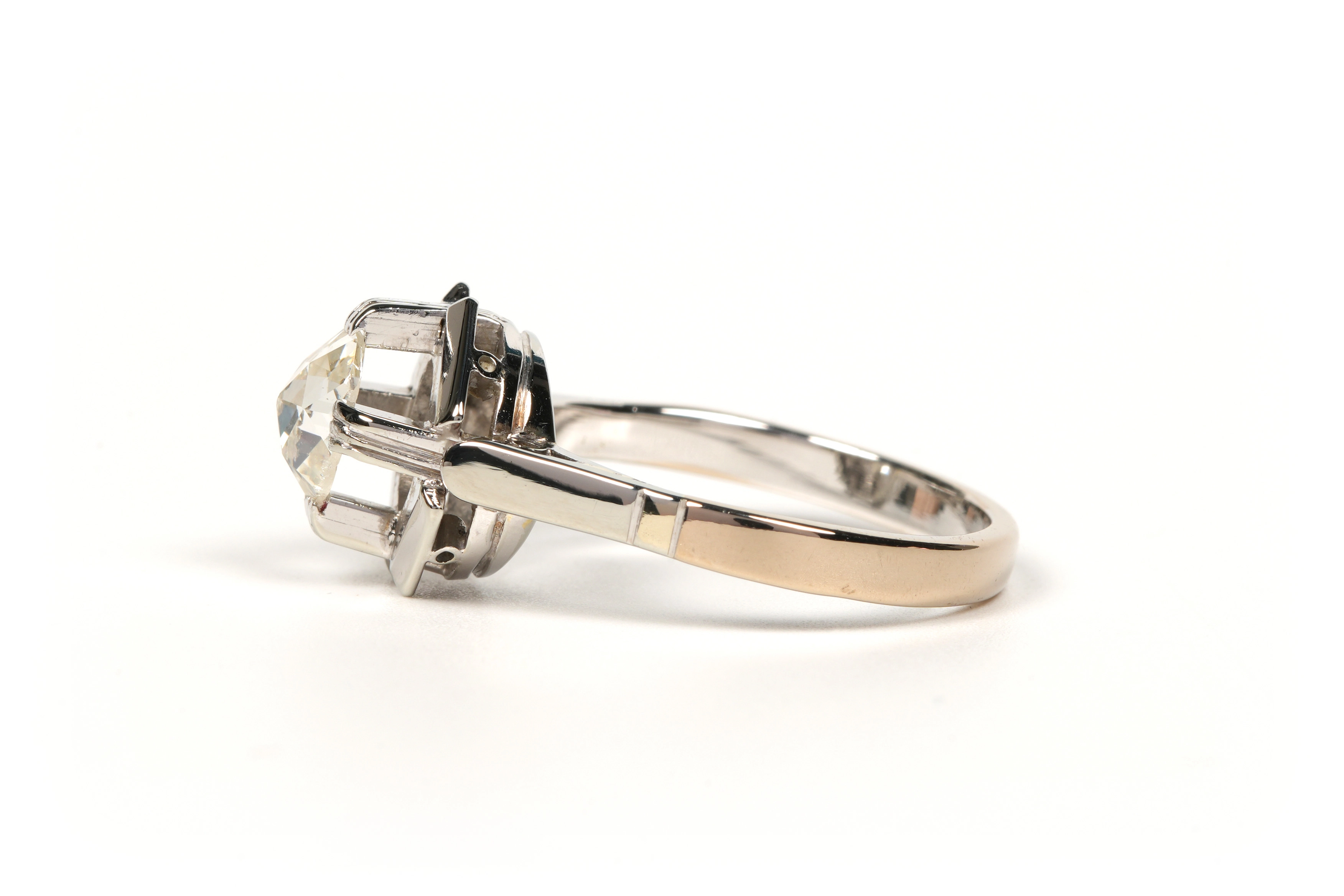 Bague Art Déco en or blanc 18 carats sertie d'un diamant "taille" rose - - 3