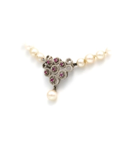 Collier Années 70 en or blanc 18 carats, perles et rubis - 2