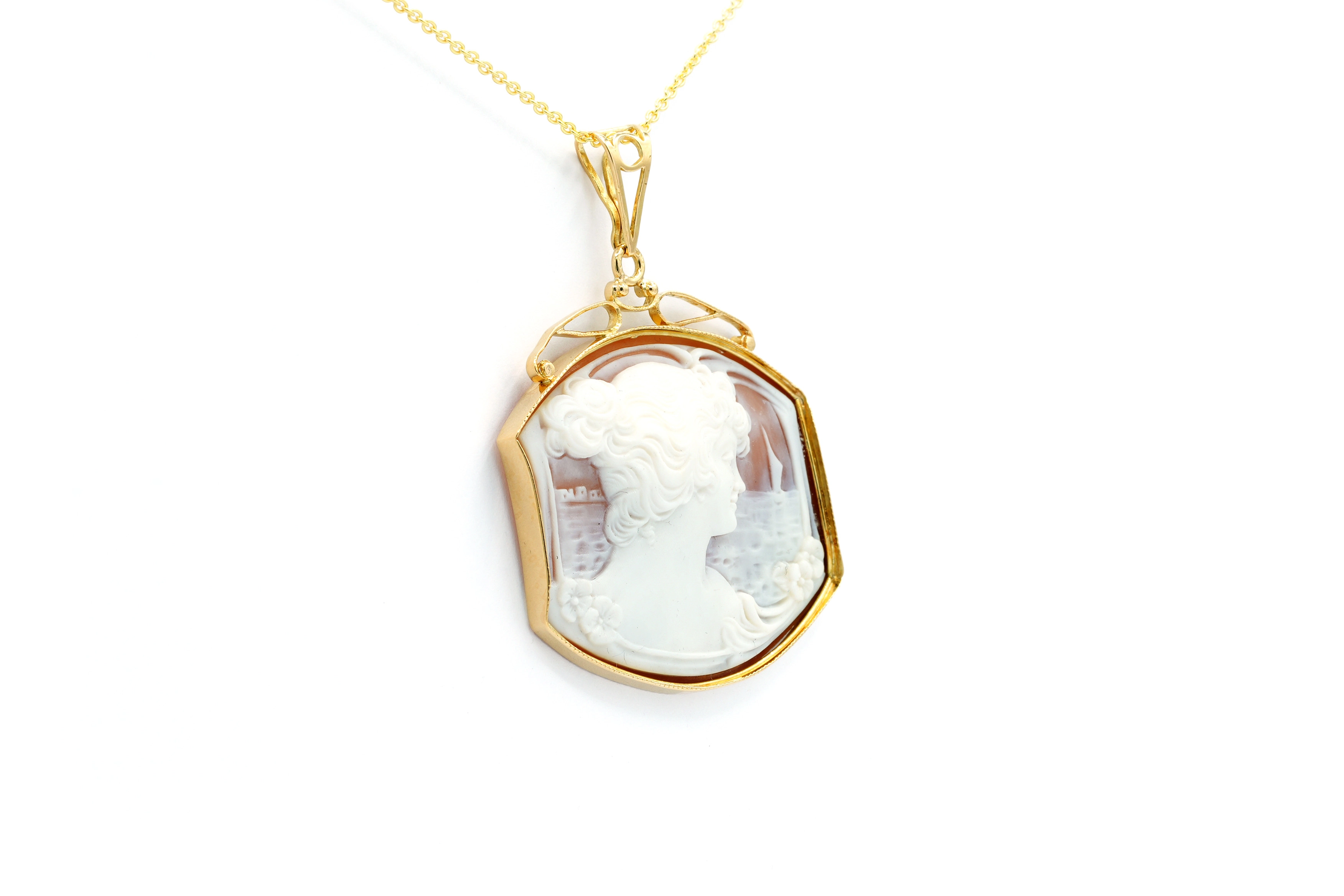 Pendentif Art Nouveau en or jaune 18 carats serti d'un camée coquillage - - 3