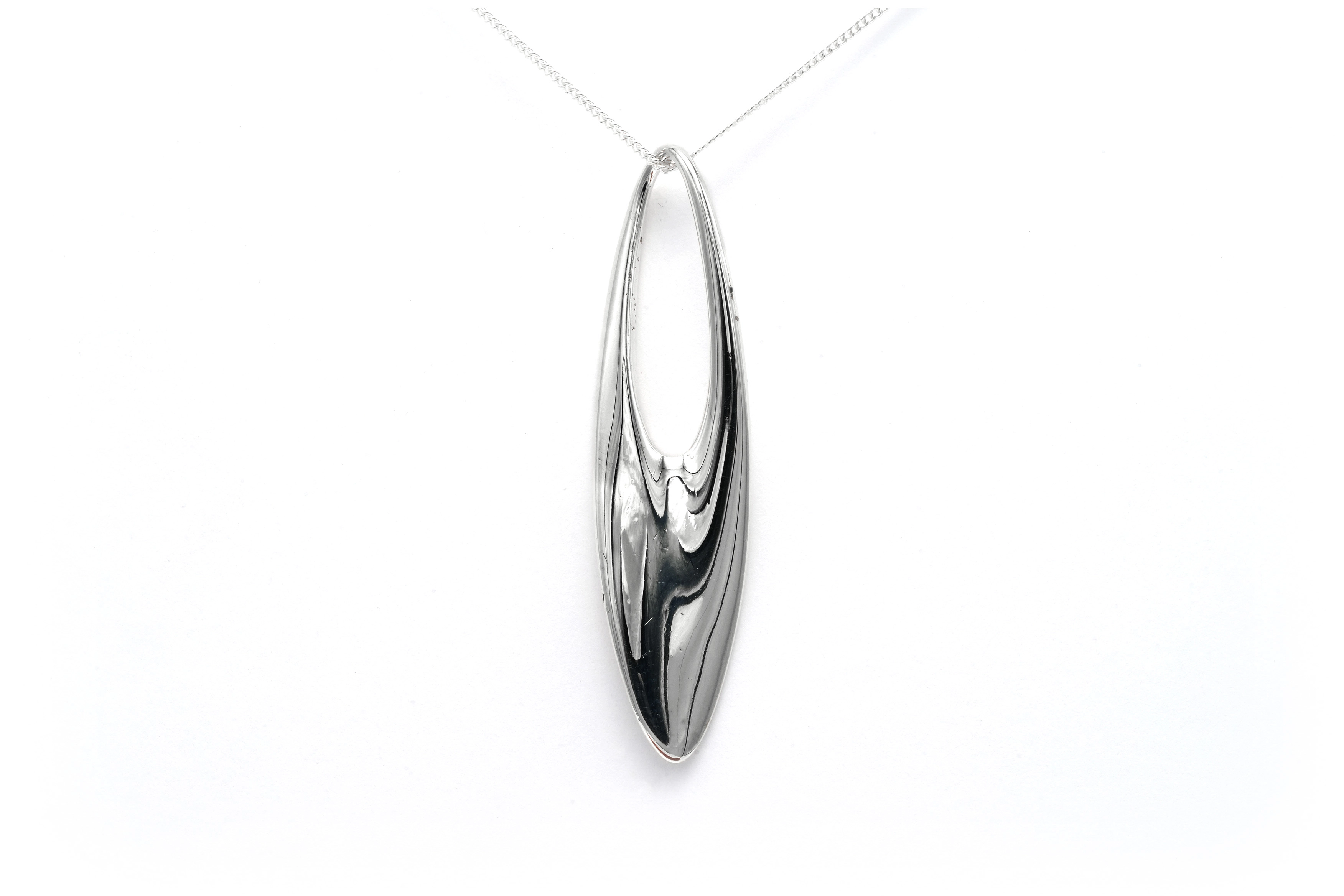 Pendentif contemporain en argent 825 signé Georg Jensen