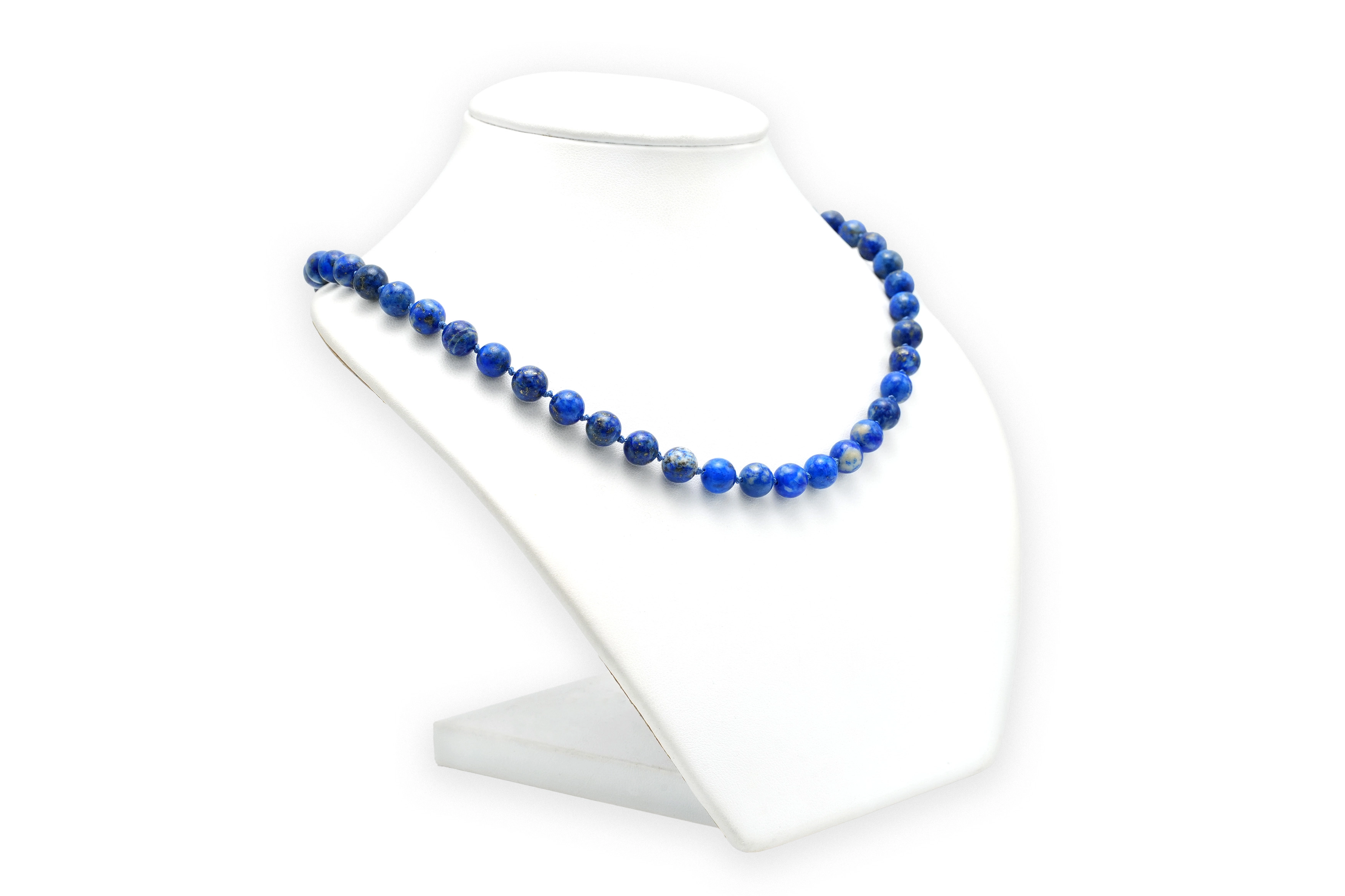 Collier contemporain en perles de lapis lazuli et fermoir en or jaune 8 carats - 4