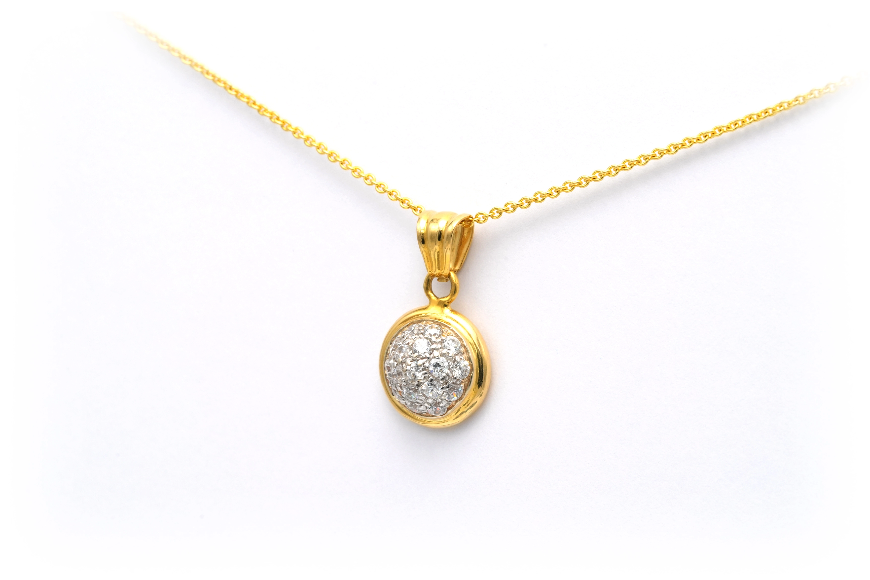 Pendentif contemporain en or jaune 18 carats serti de diamants "taille" brillant (+-0.425ct) - - 2