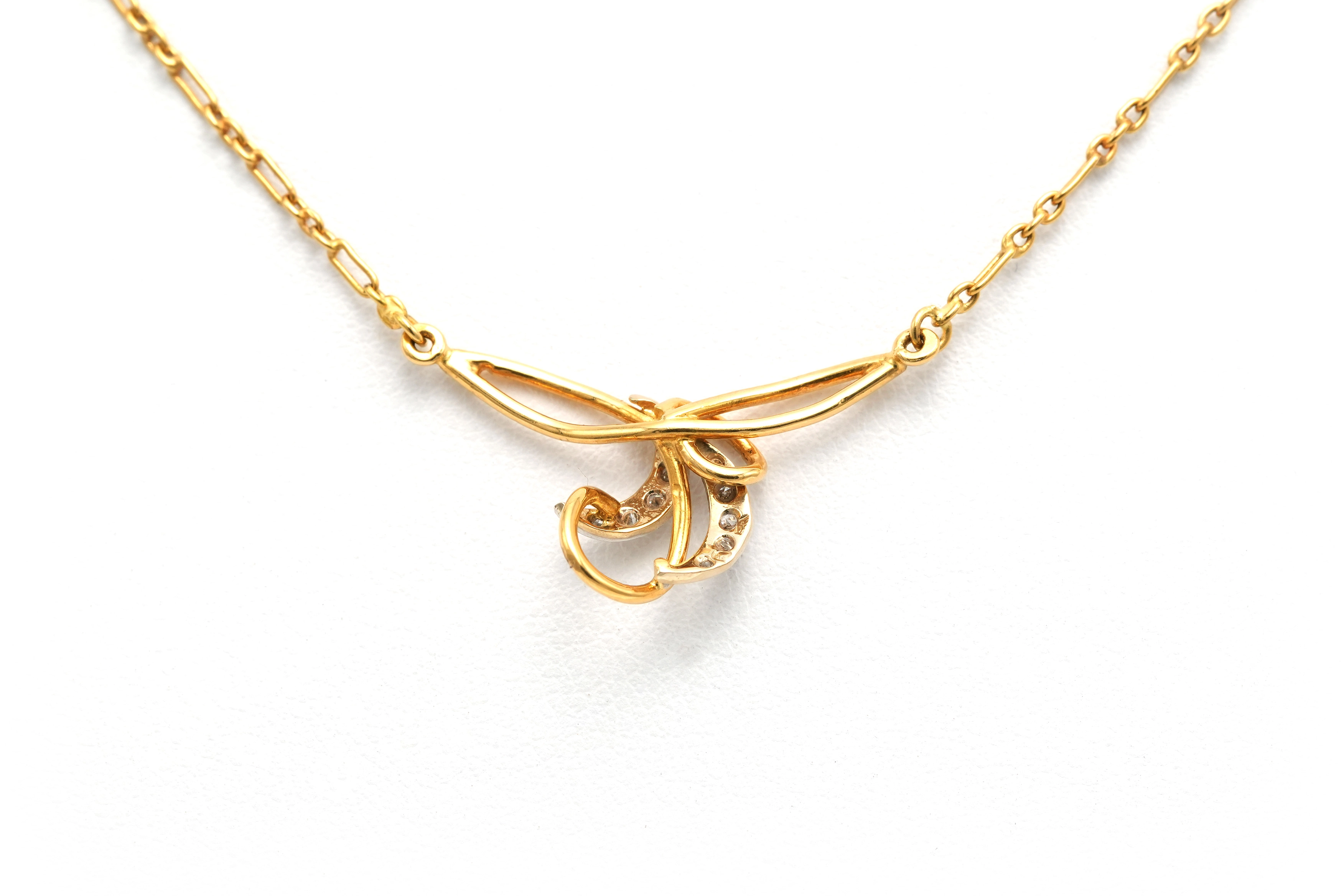 Collier contemporain en or jaune et blanc 18 carats et diamants "taille" 8/8 - 6