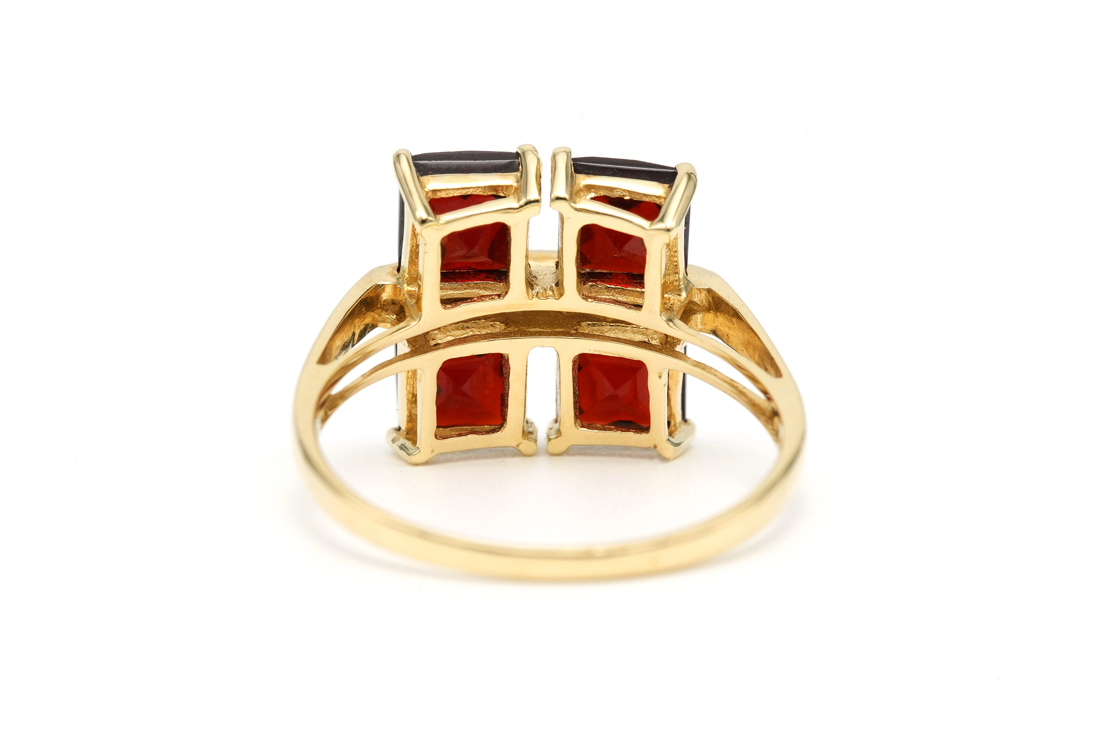 Bague contemporaine en or jaune 14 carats sertie de grenats et de diamants "taille" brillant (+-0.035ct) - 4