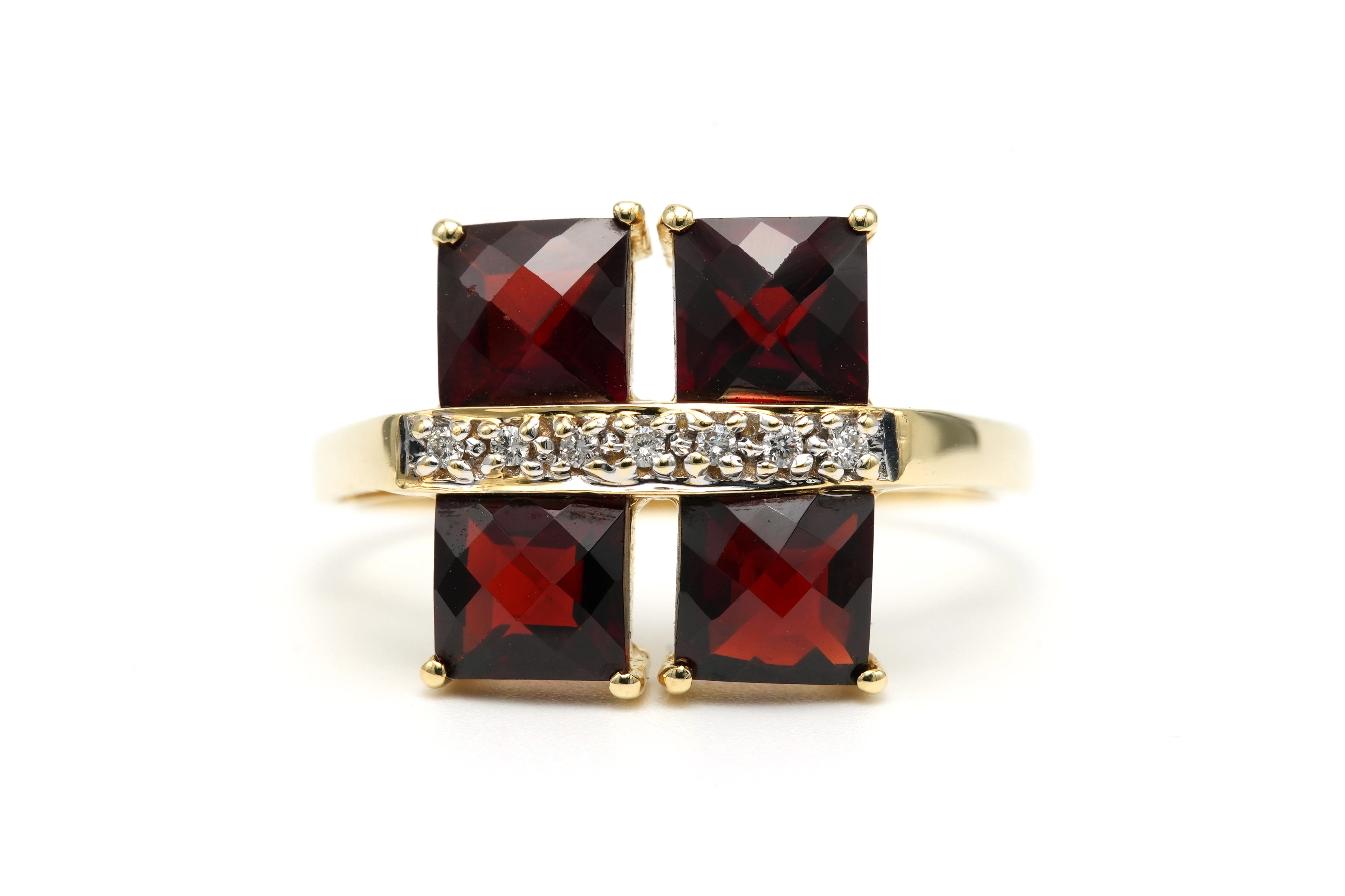 Bague contemporaine en or jaune 14 carats sertie de grenats et de diamants "taille" brillant (+-0.035ct) - 1
