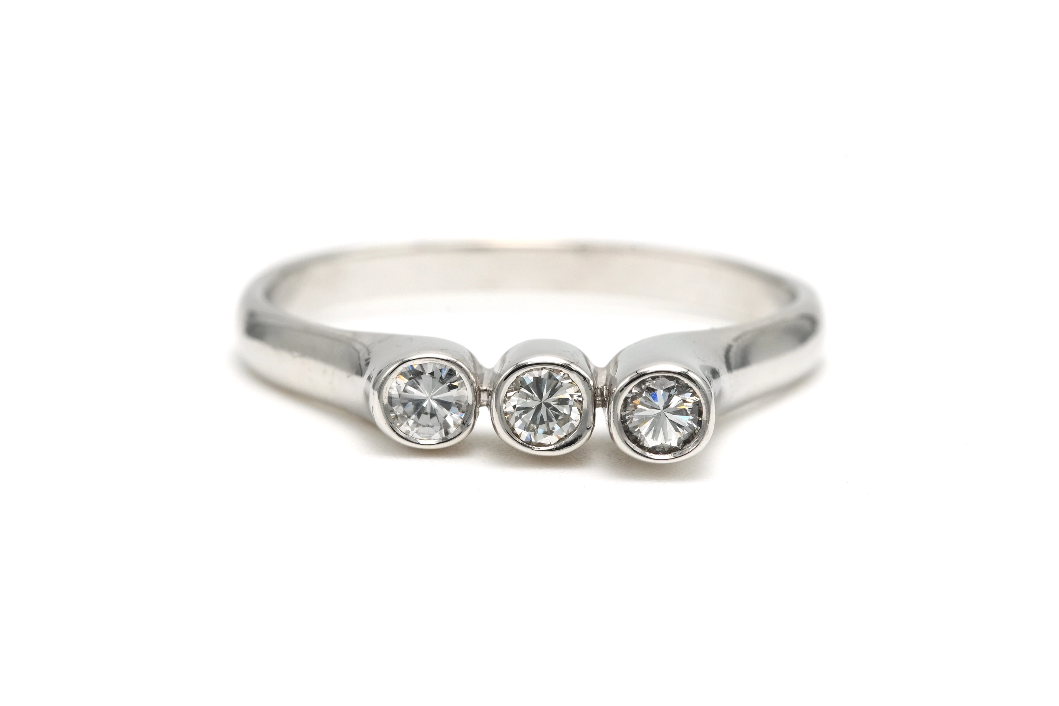 Bague contemporaine en or blanc 18 carats sertie de diamants "taille" brillant (+-0.12ct) - 1