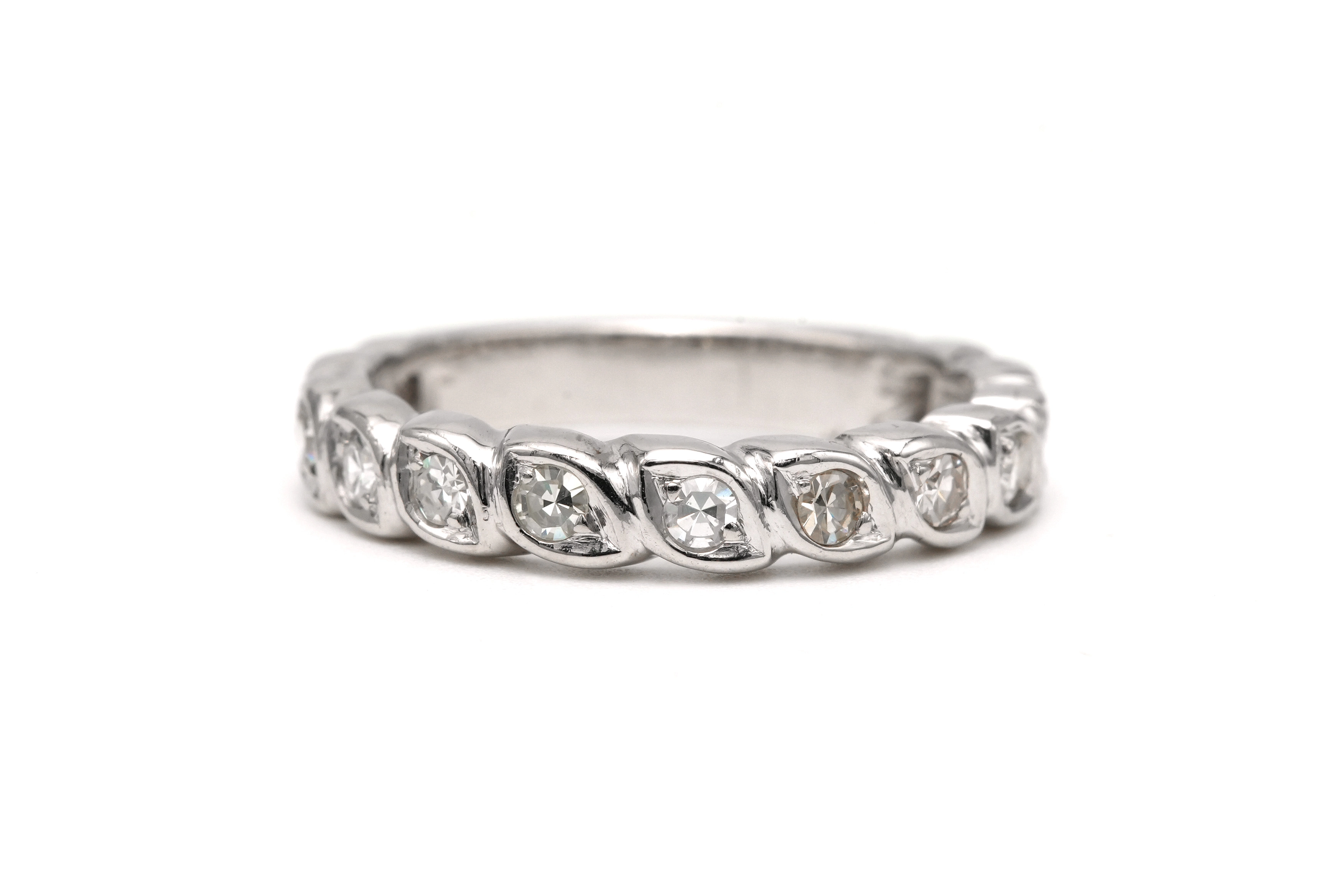 Alliance américaine contemporaine en or blanc 18 carats sertie de diamants - - 1