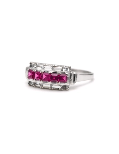 Bague Art Déco en or blanc 14 carats sertie de rubis de synthèse et de zirconiums - - 2
