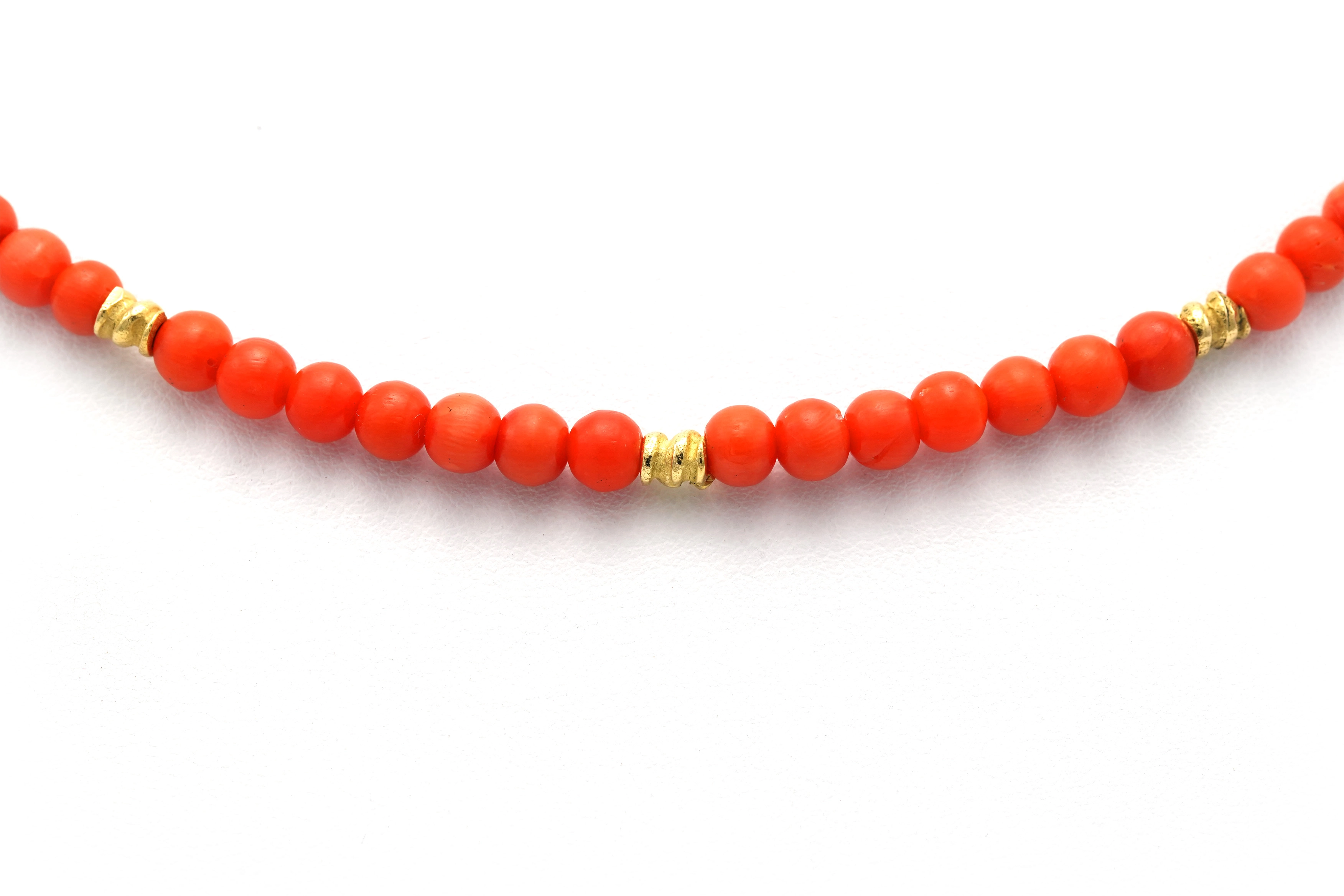 Collier Années 50 en or jaune 18 carats et corail - 4
