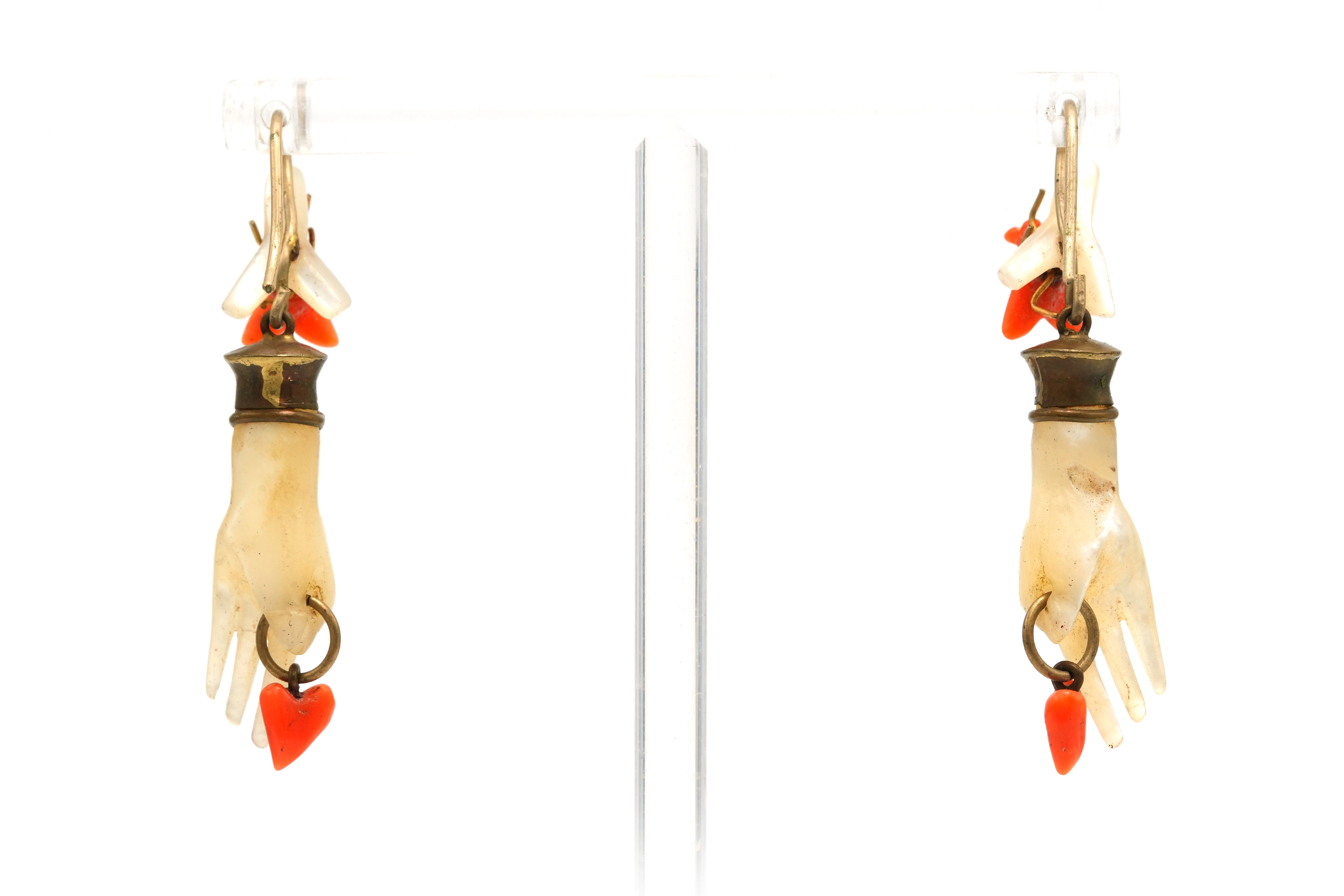 Boucles d'oreilles Napoléon III en argent serties de nacre, de turquoises et de corail