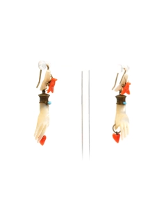 Boucles d'oreilles Napoléon III en argent serties de nacre, de turquoises et de corail