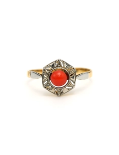 Bague Art Déco en or jaune et blanc 18 carats sertie de corail - 1