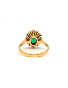 Bague contemporaine en or jaune 18 carats sertie d'une émeraude et de diamants "taille" brillant (+-0.48ct) - 4