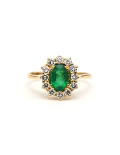 Bague contemporaine en or jaune 18 carats sertie d'une émeraude et de diamants "taille" brillant (+-0.48ct) - 1