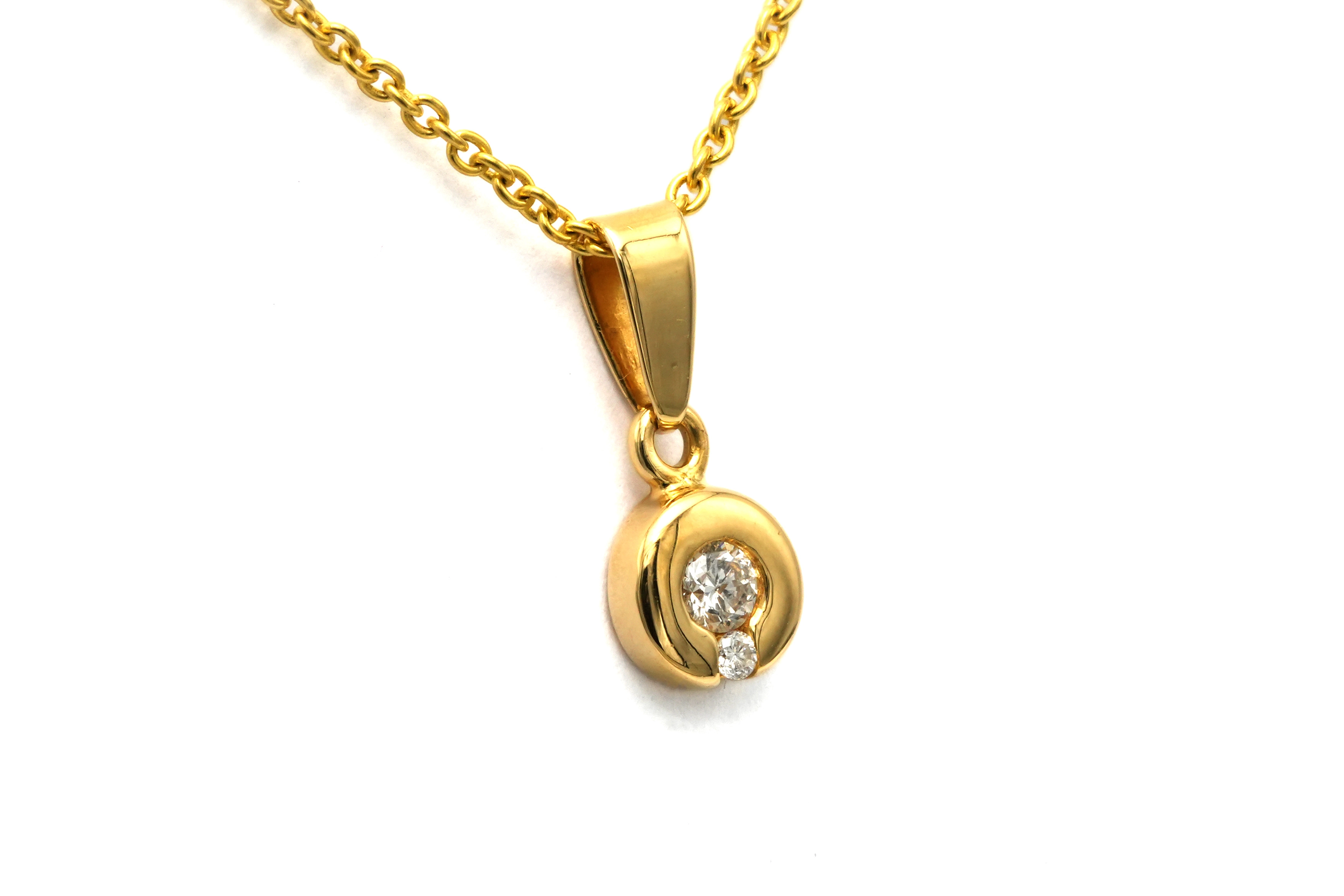 Pendentif contemporain en or jaune 18 carats serti de diamants "taille" brillant (+-0.065ct) - 3