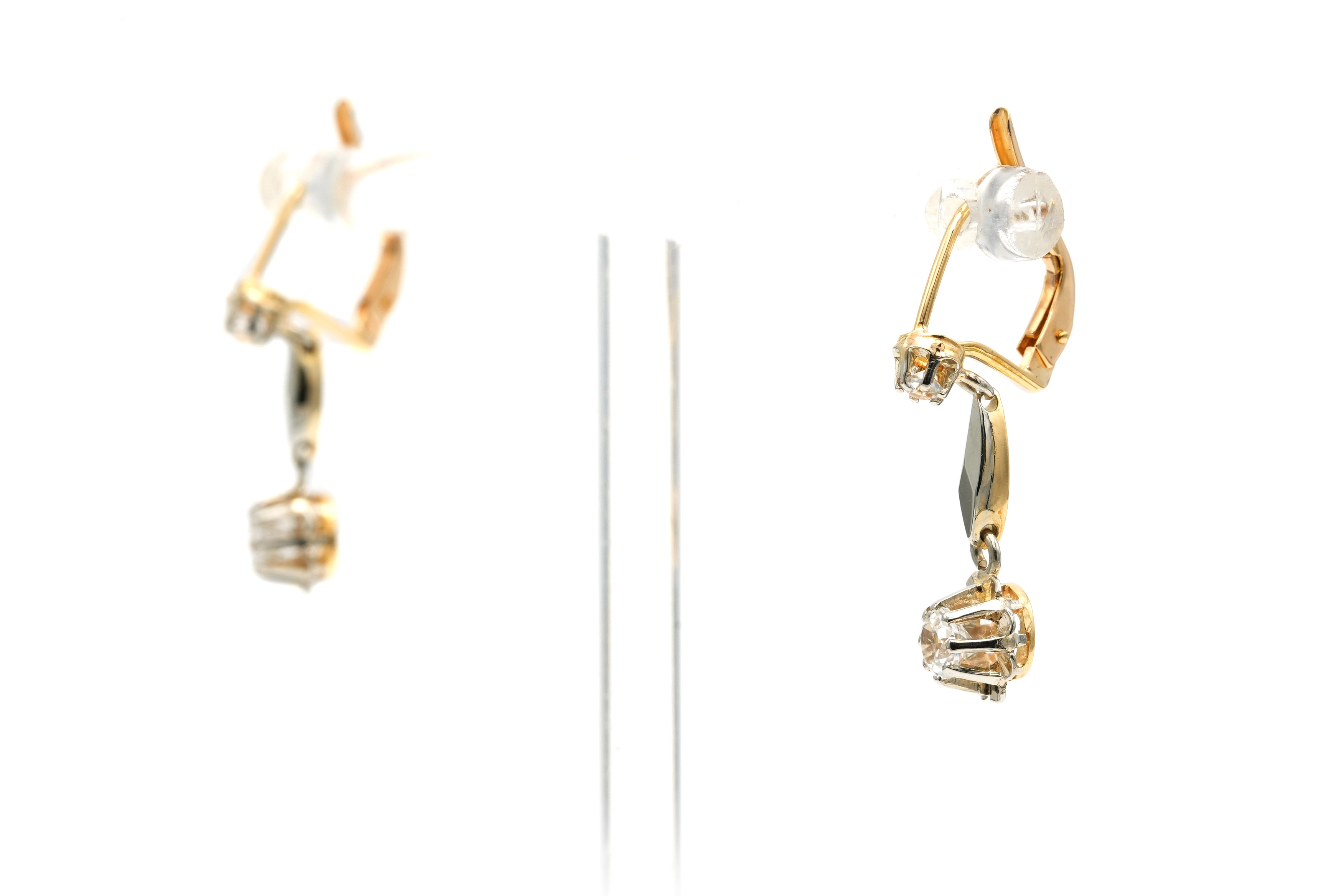 Boucles d'oreilles Art Déco en or jaune 18 carats serties de saphirs blancs - 3