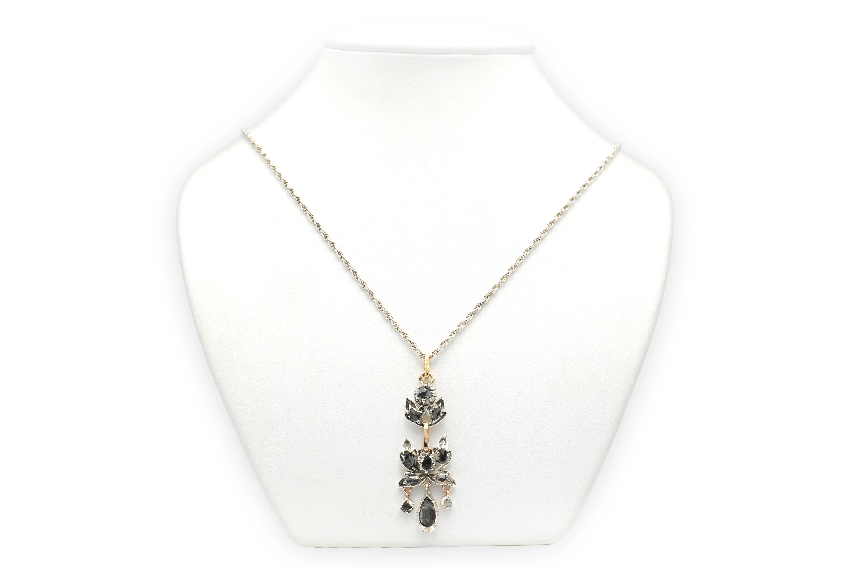 Collier Napoléon III en or jaune 18 carats, argent, pierre du Rhin et diamants "taille" rose - 2