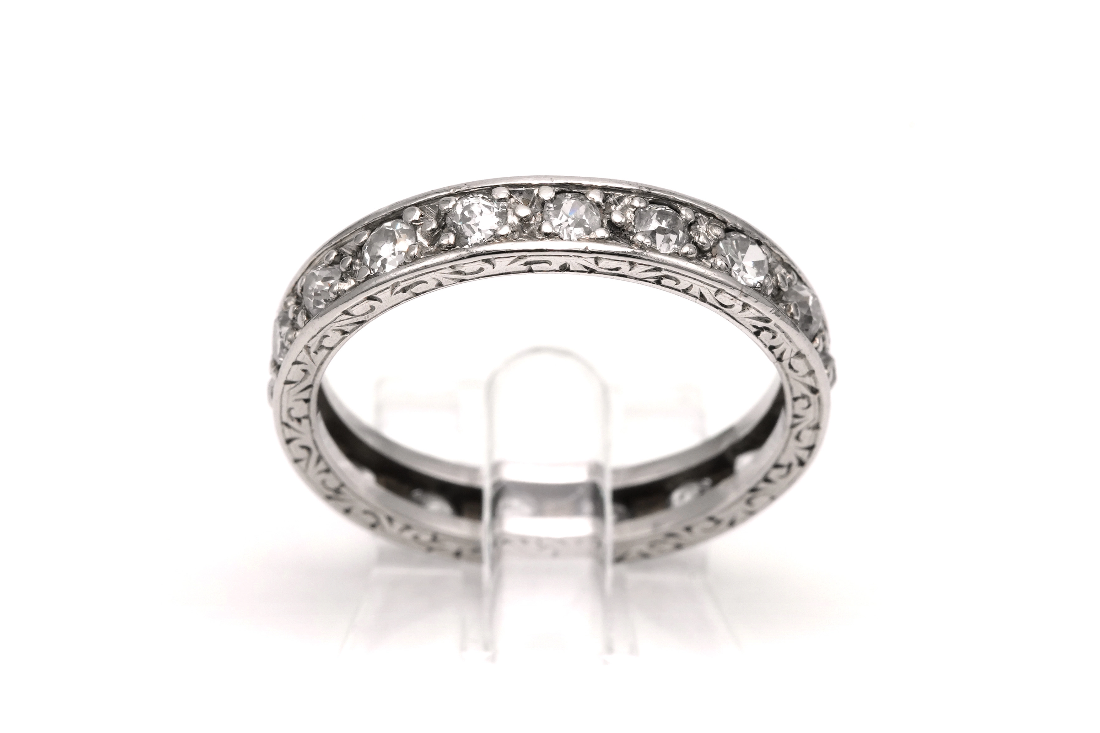 Bague Art Déco en or blanc 18 carats sertie de diamants old cut - - 1